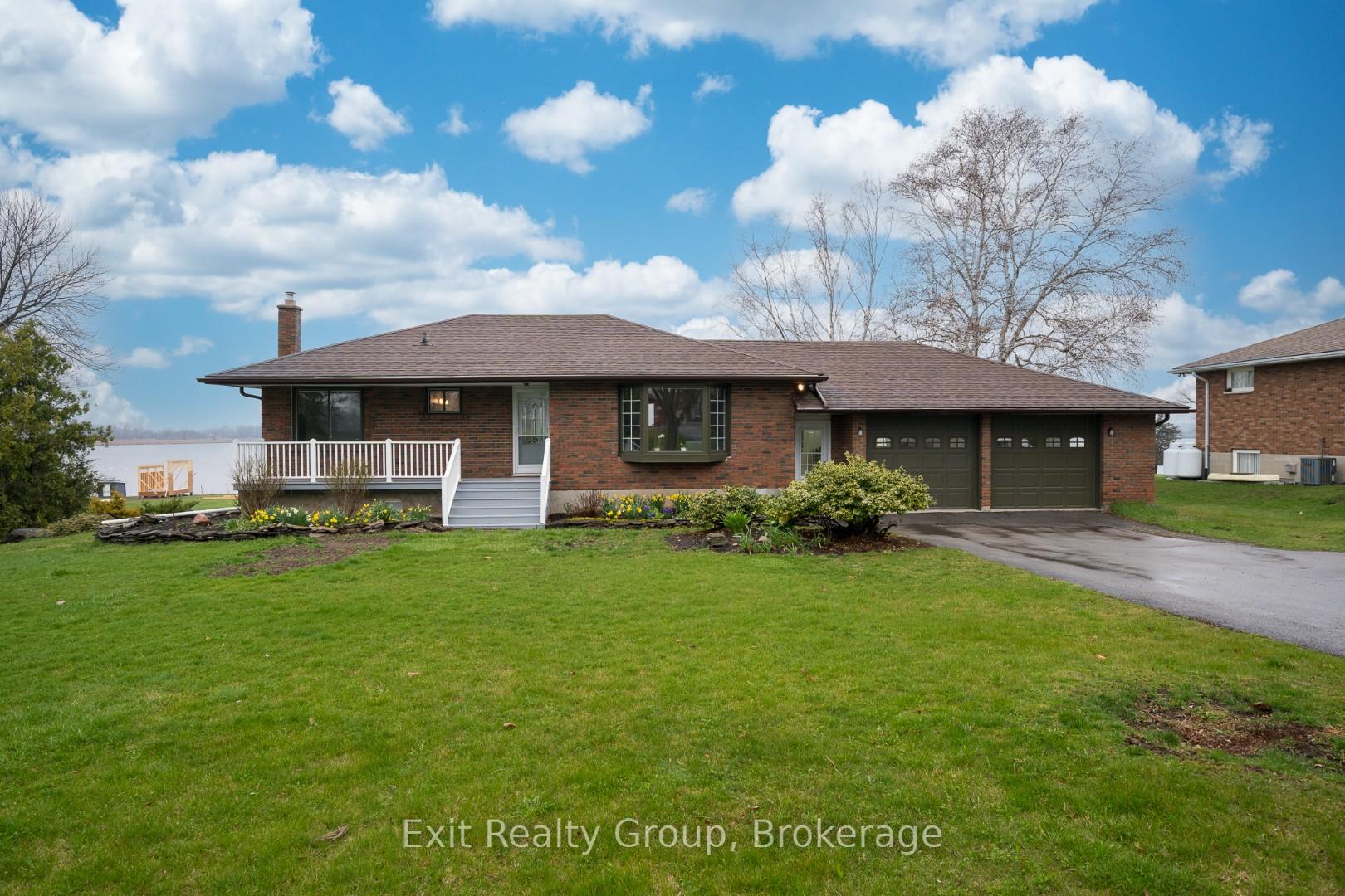 217 Massassauga Road, Prince Edward County, ON K8N 4Z7 — Prince Edward County, Ontario