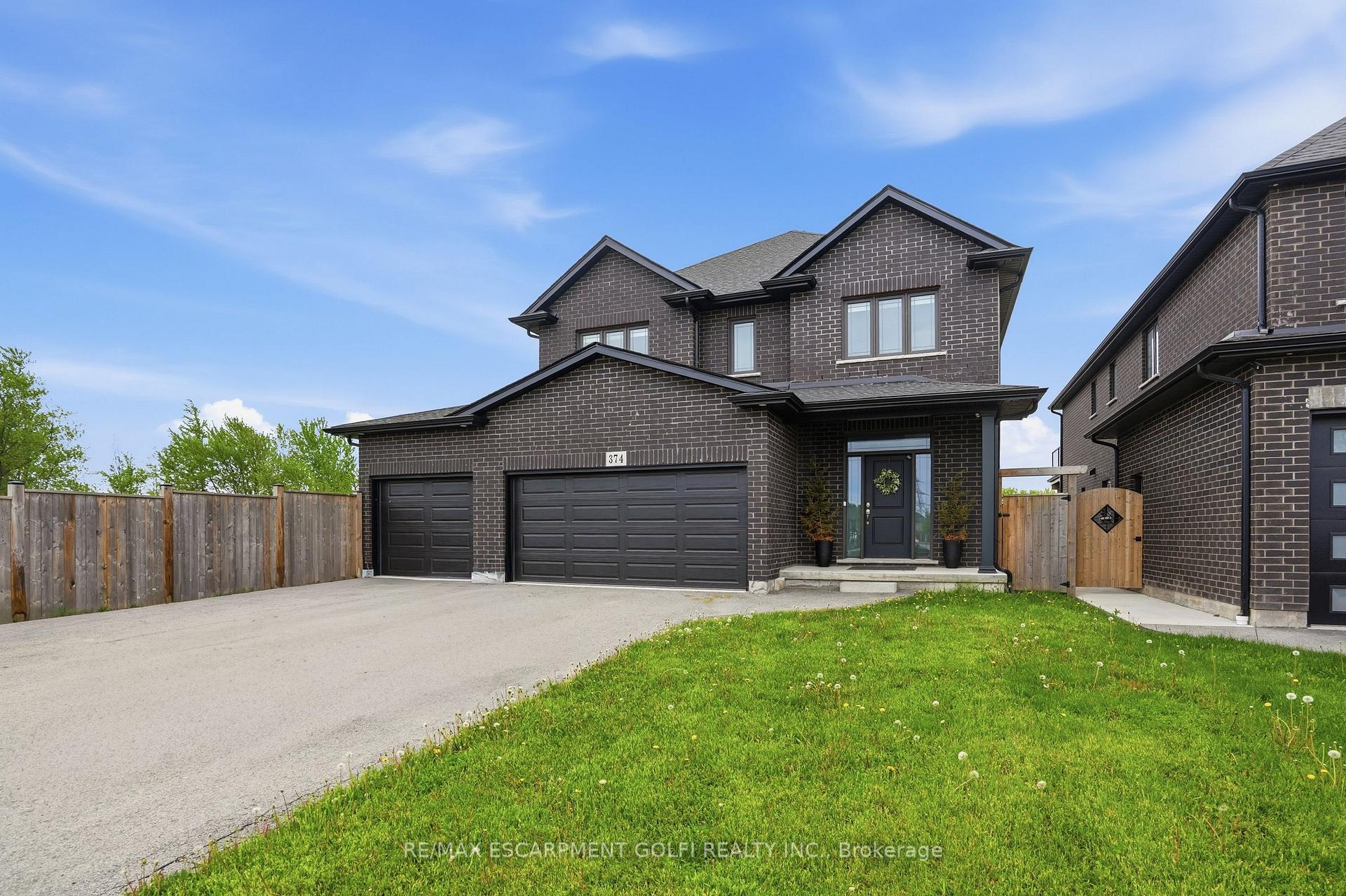 374 Viger Drive S, Welland — photo 2 of 5