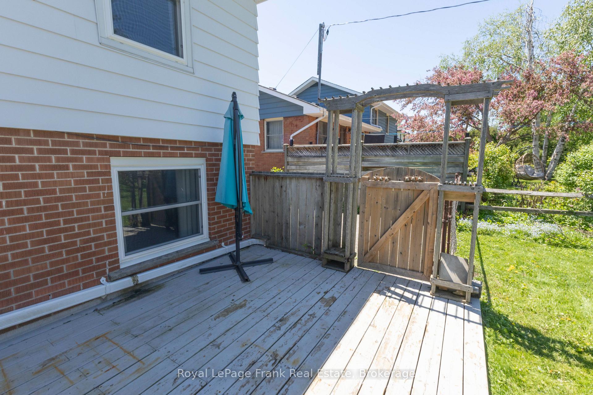 872 Weller Street, Peterborough — photo 5 of 5