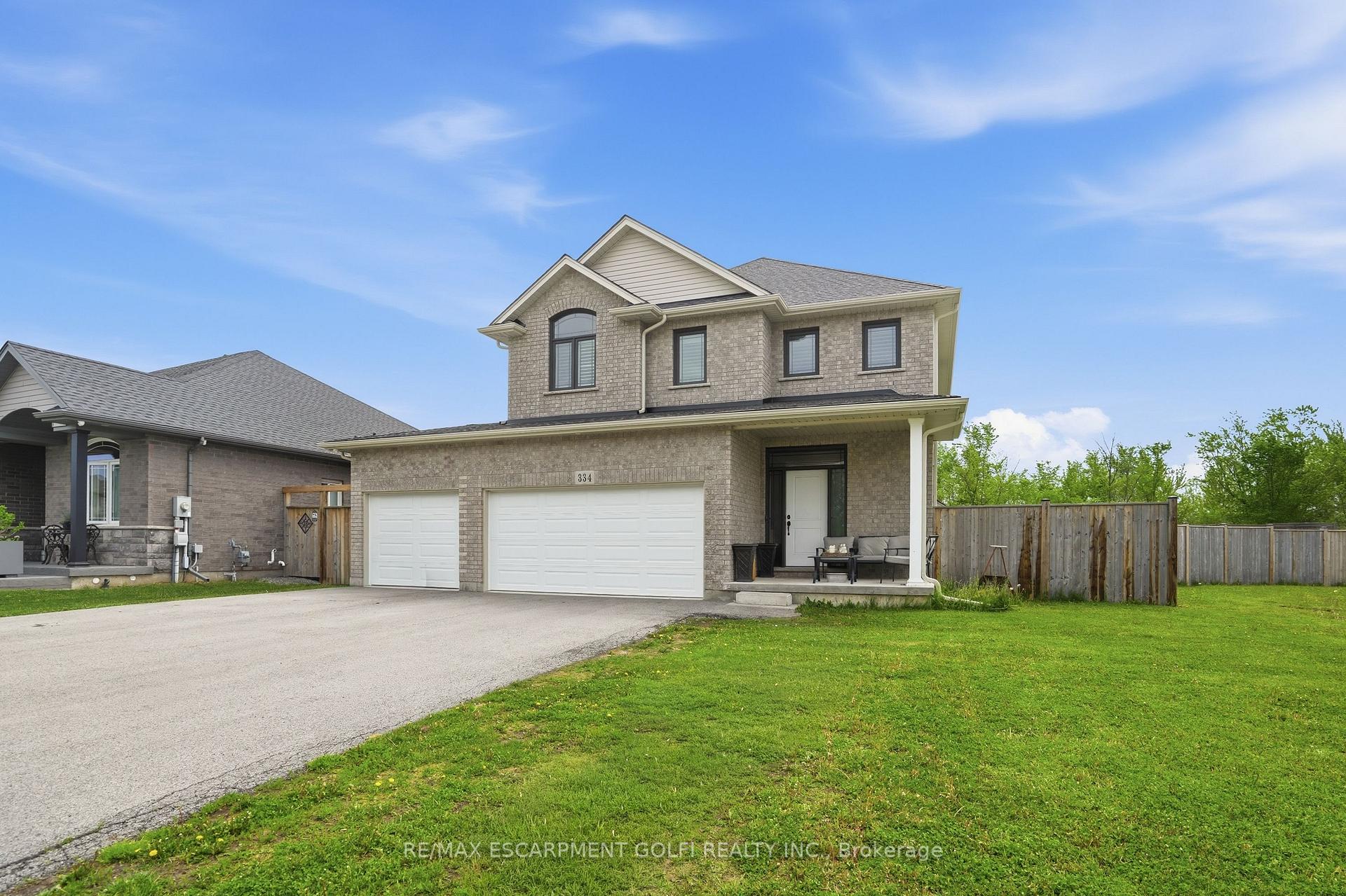 334 Viger Drive W, Welland — photo 2 of 5