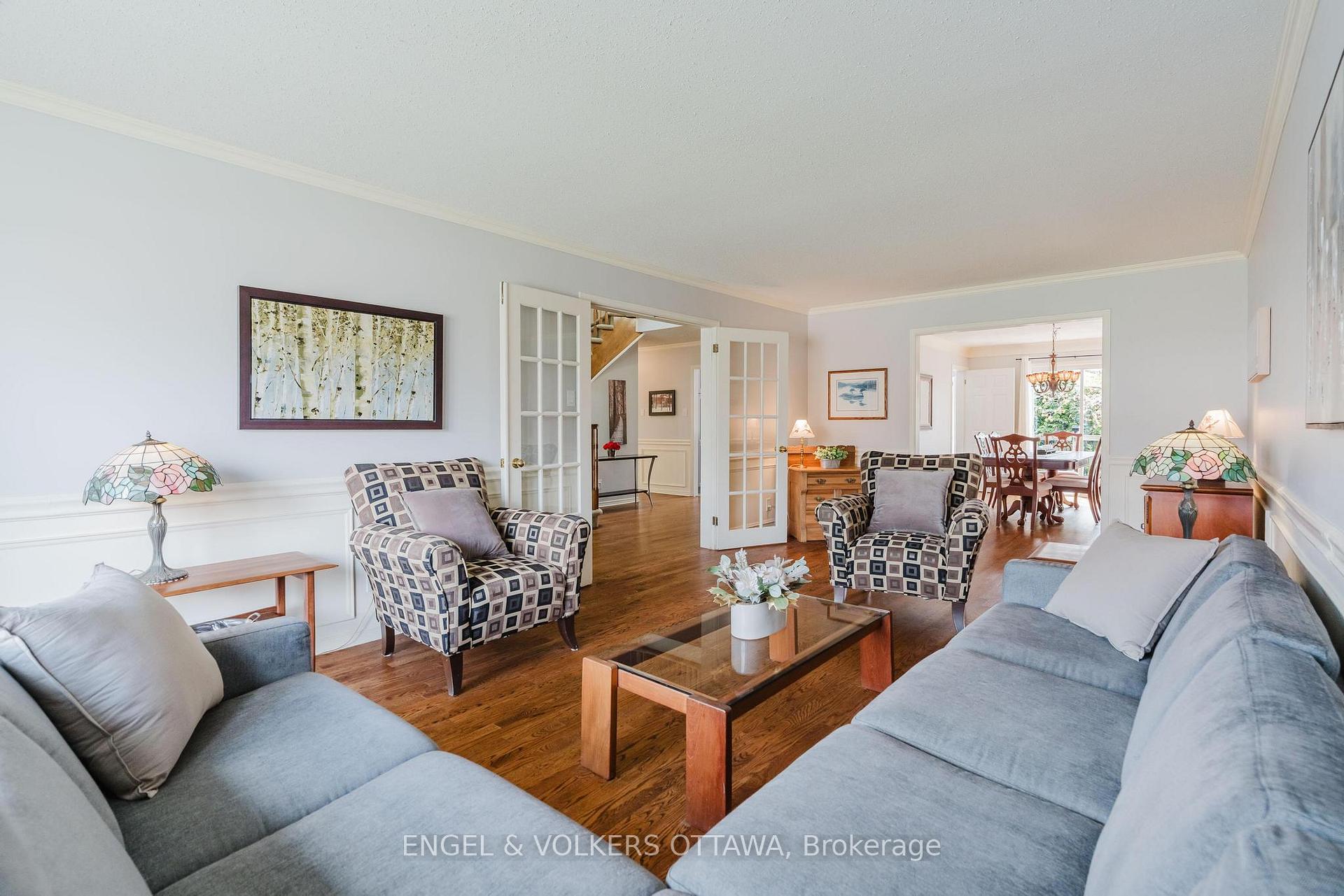30 Huntings End Avenue, Kanata — photo 5 of 5
