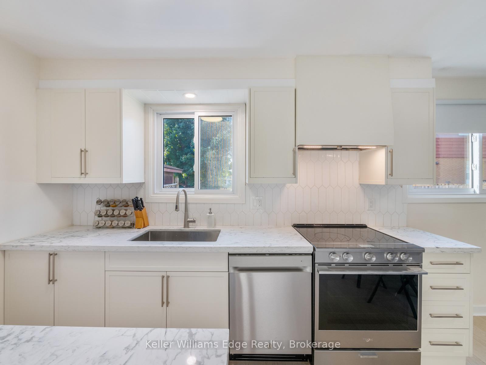 153 Dudhope Avenue, Cambridge — photo 2 of 5