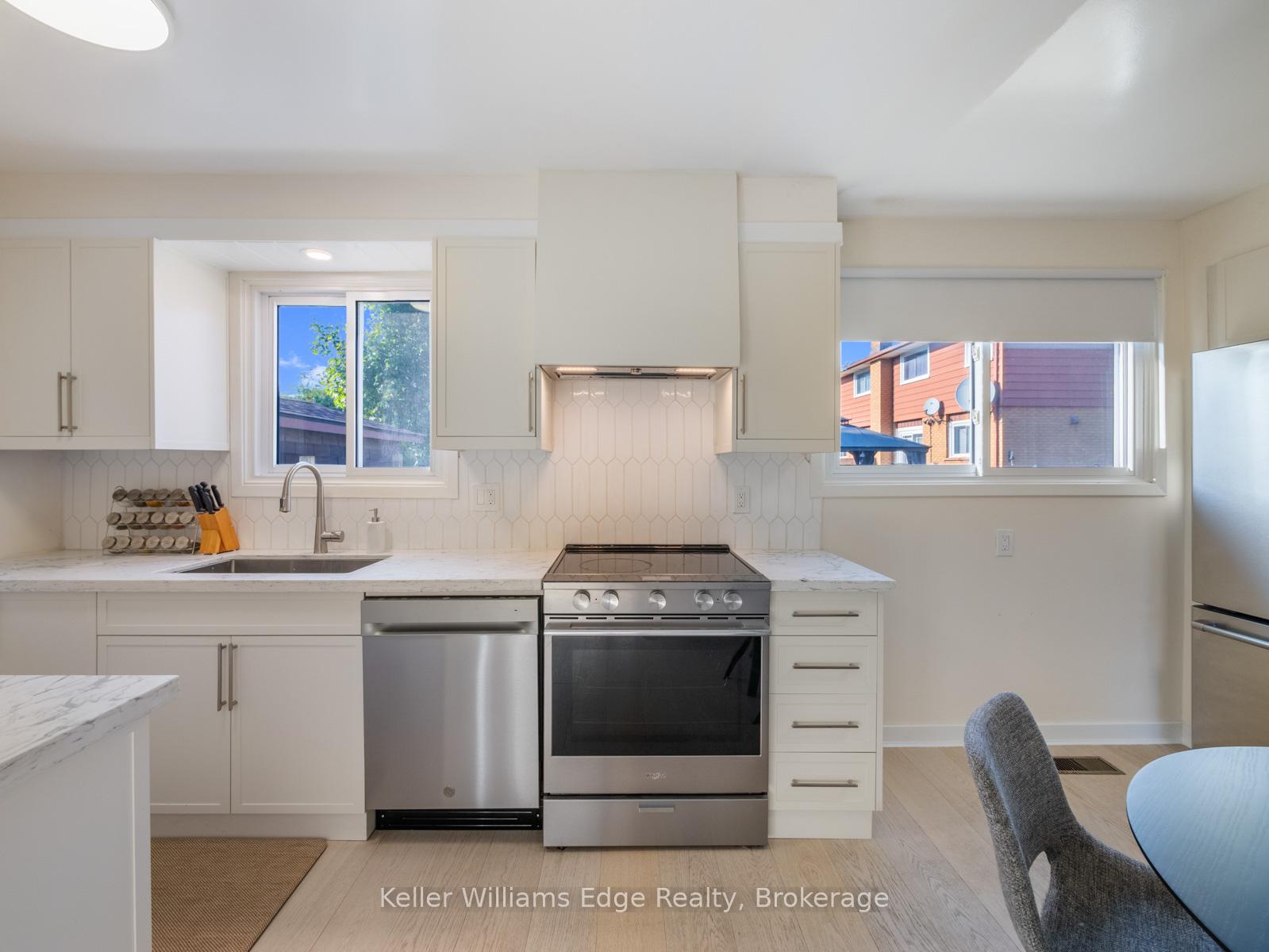 153 Dudhope Avenue, Cambridge — photo 3 of 5