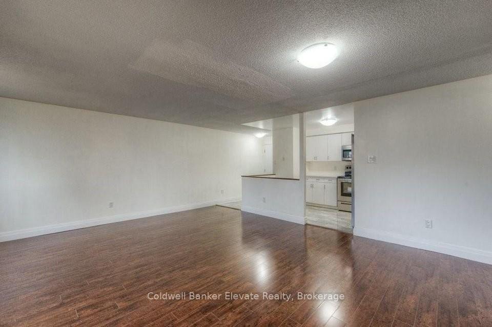 275 Eiwo Court 209, Waterloo — photo 3 of 5
