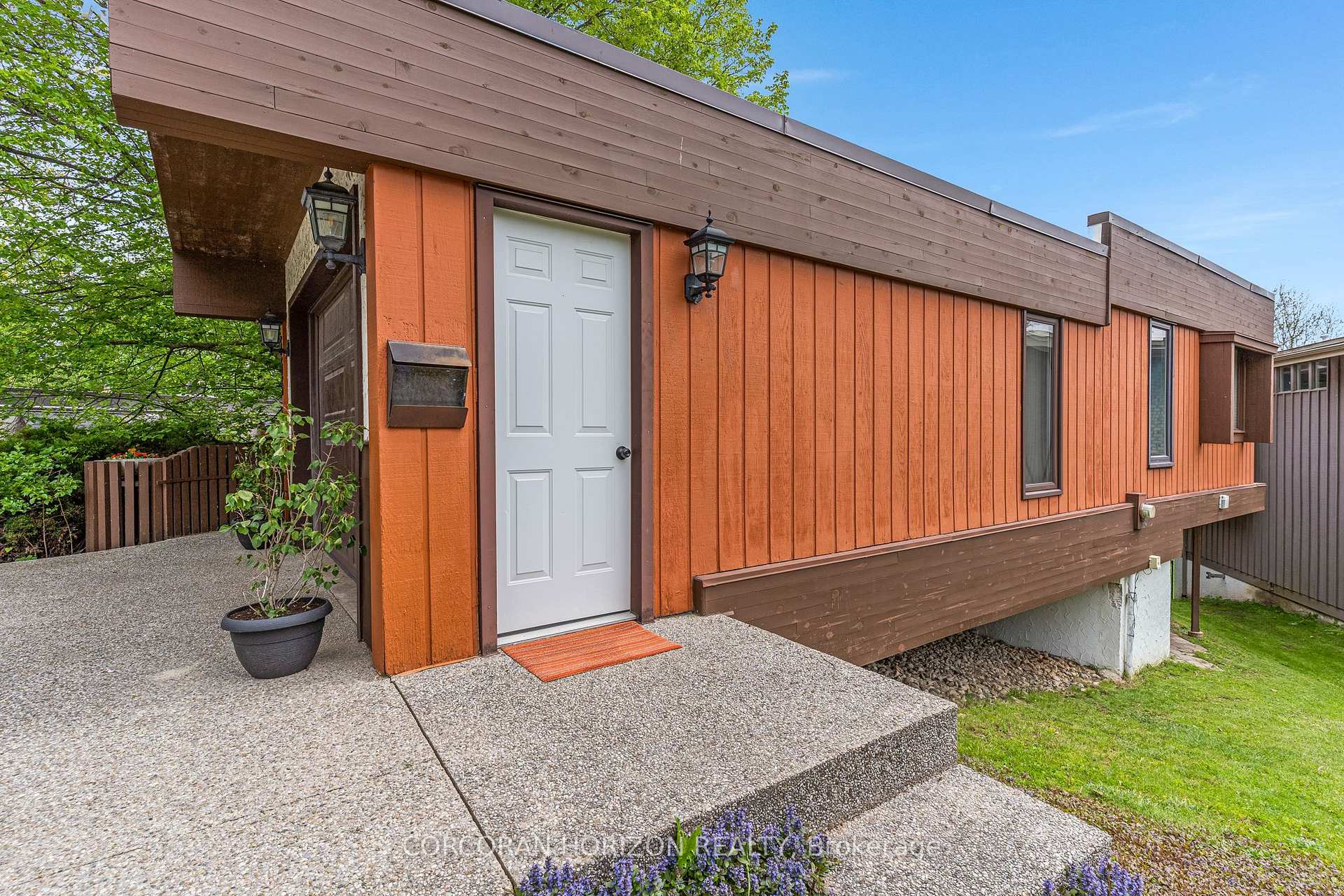 565 Fountain Street S, Cambridge — photo 3 of 5