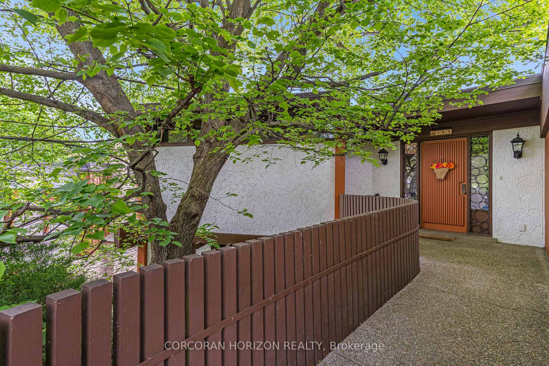 565 Fountain Street S, Cambridge — photo 4 of 5