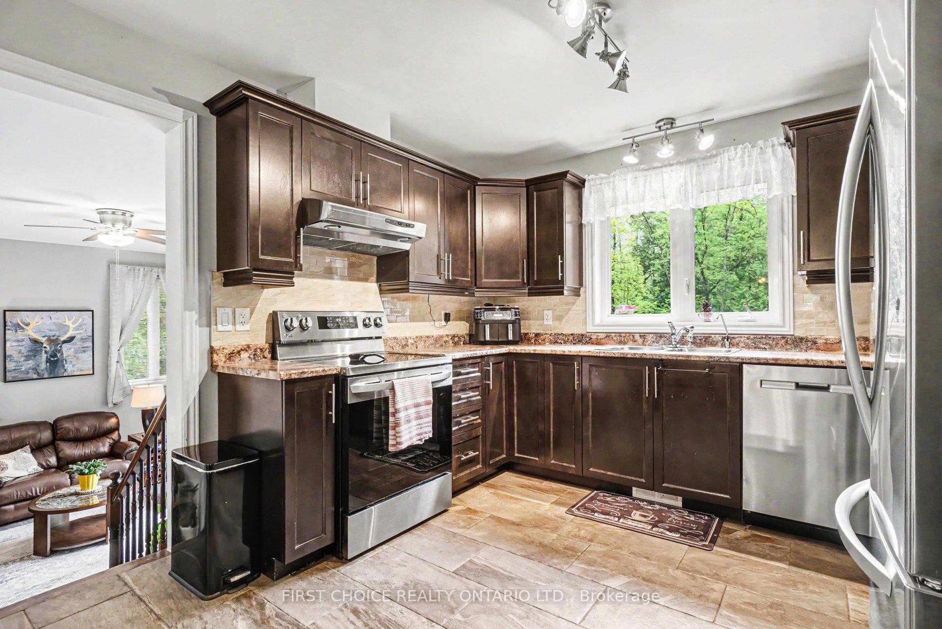 26 Hunter's Hollow, Clarence-Rockland — photo 3 of 5