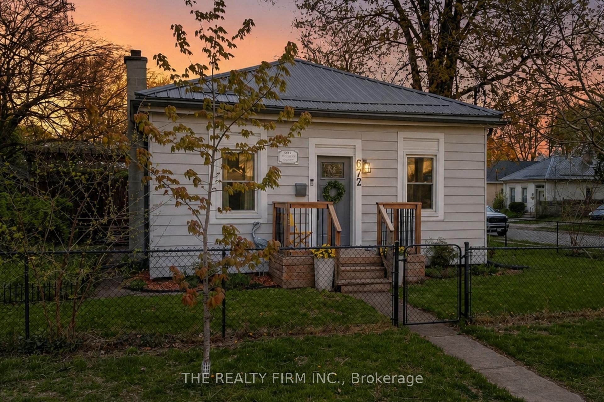 672 Elias Street, London East — photo 2 of 5
