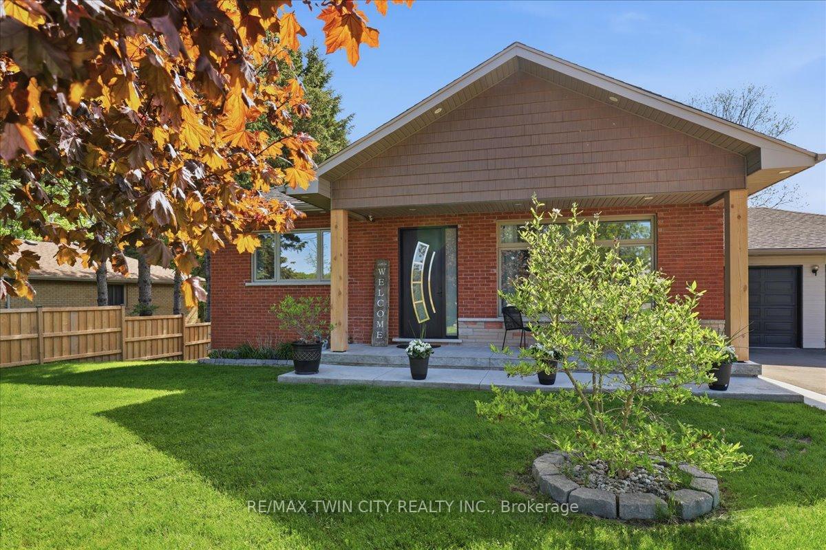 1438 Mannheim Road, Wilmot — photo 2 of 5