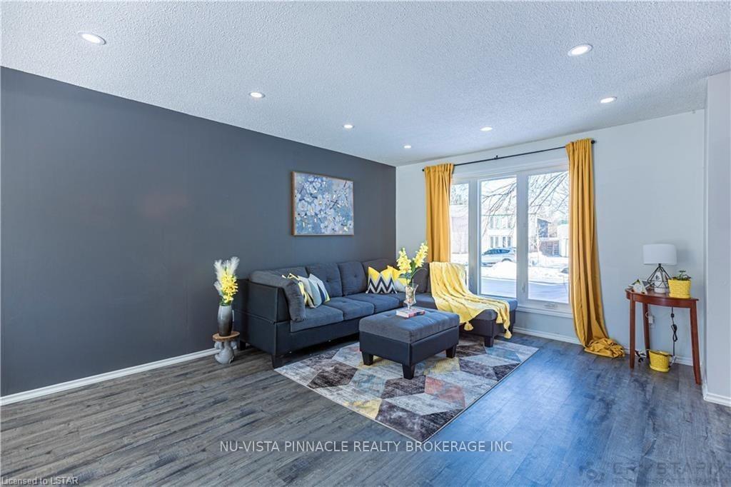 7 Ranchwood Crescent, London North — photo 5 of 5