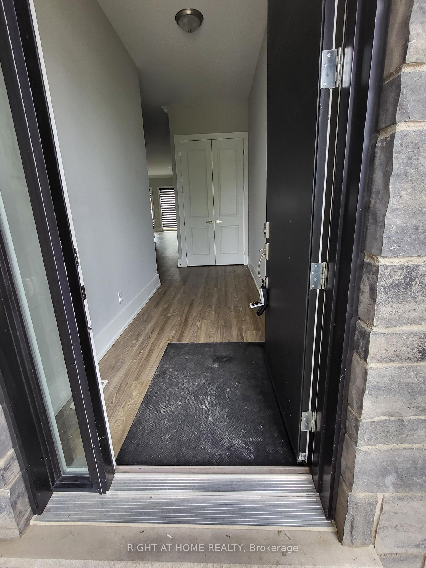 1048 Hansler Road, Welland — photo 3 of 5