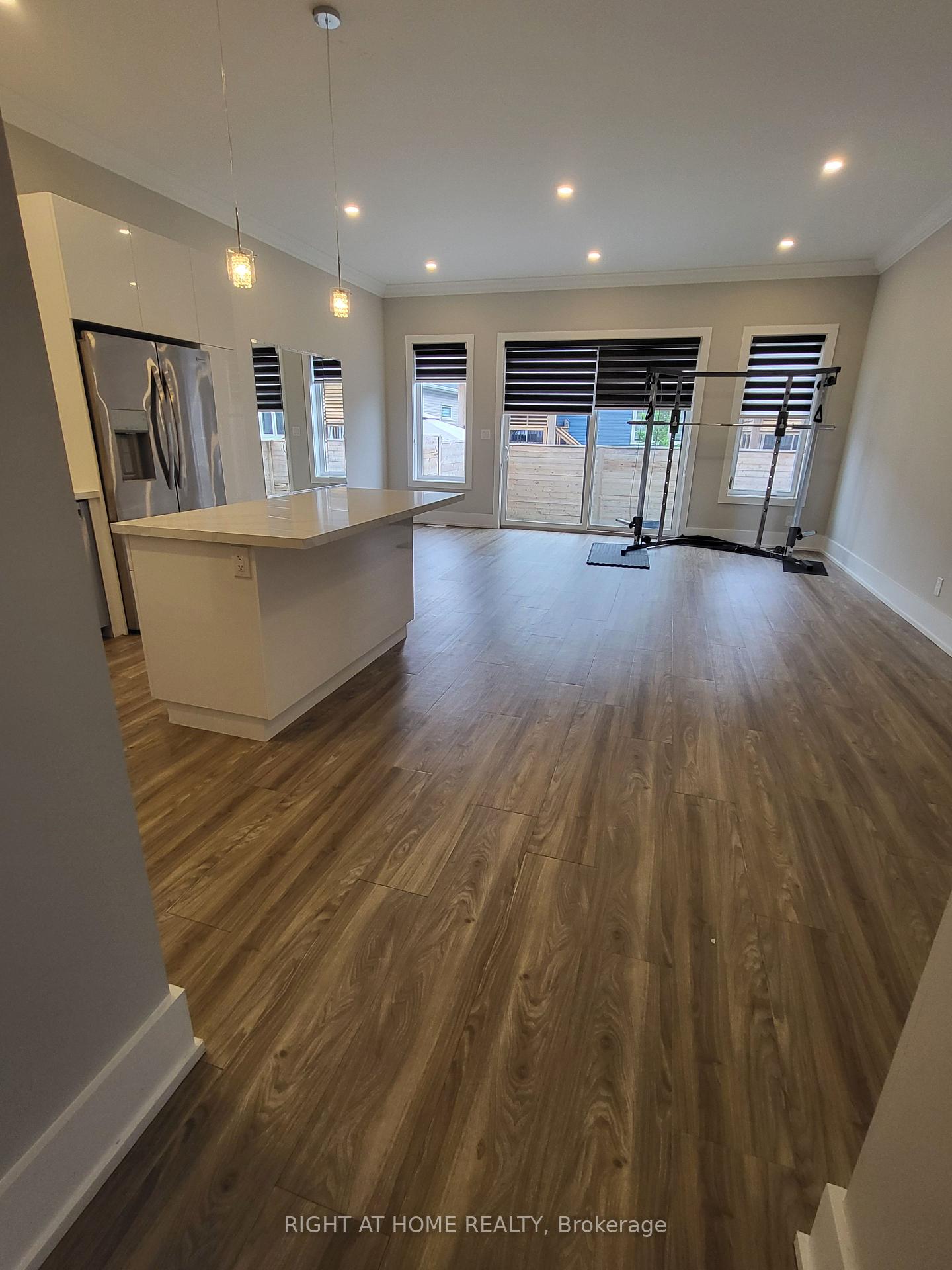 1048 Hansler Road, Welland — photo 4 of 5