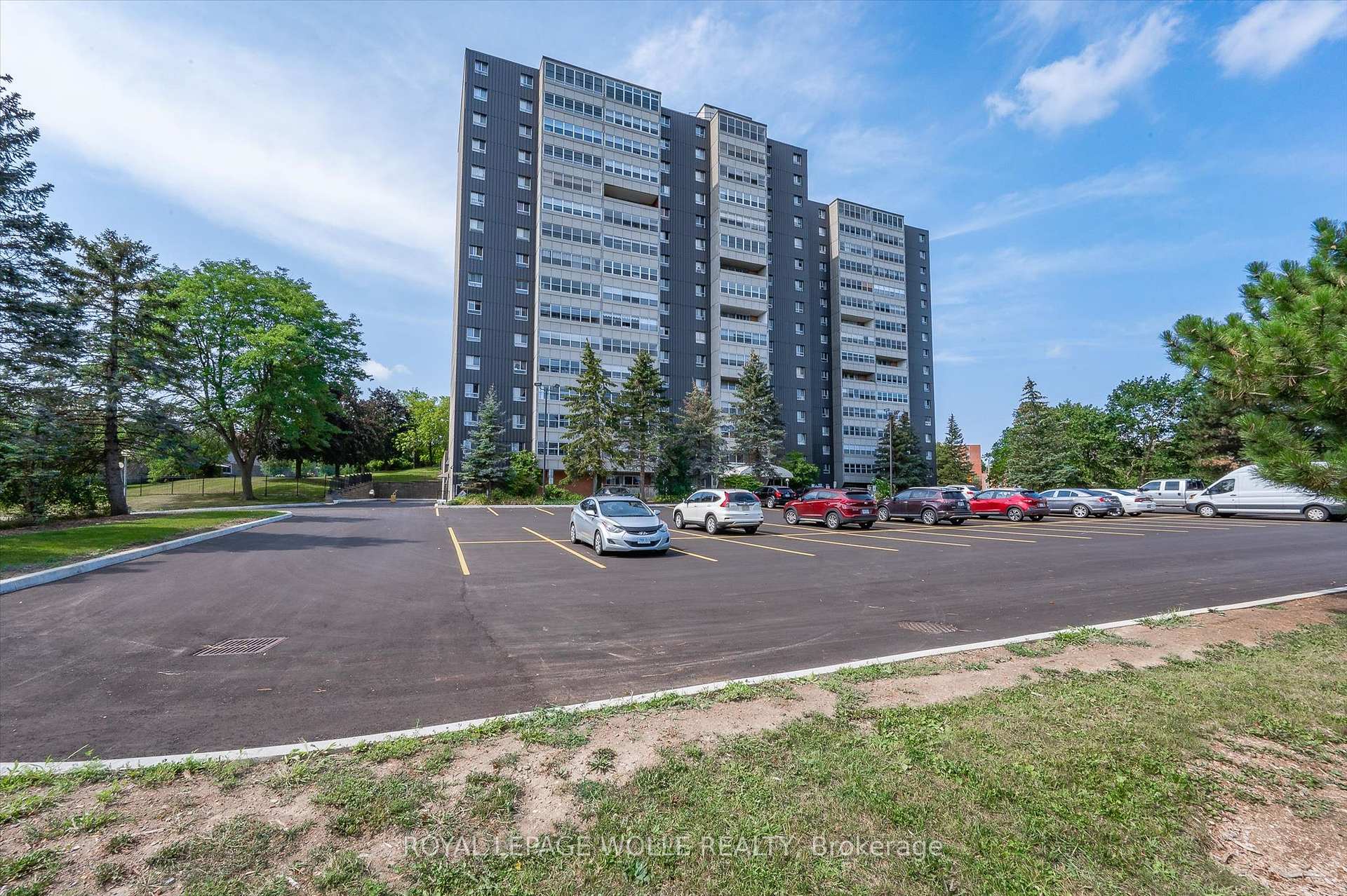225 Harvard Place 1510, Waterloo — photo 3 of 5