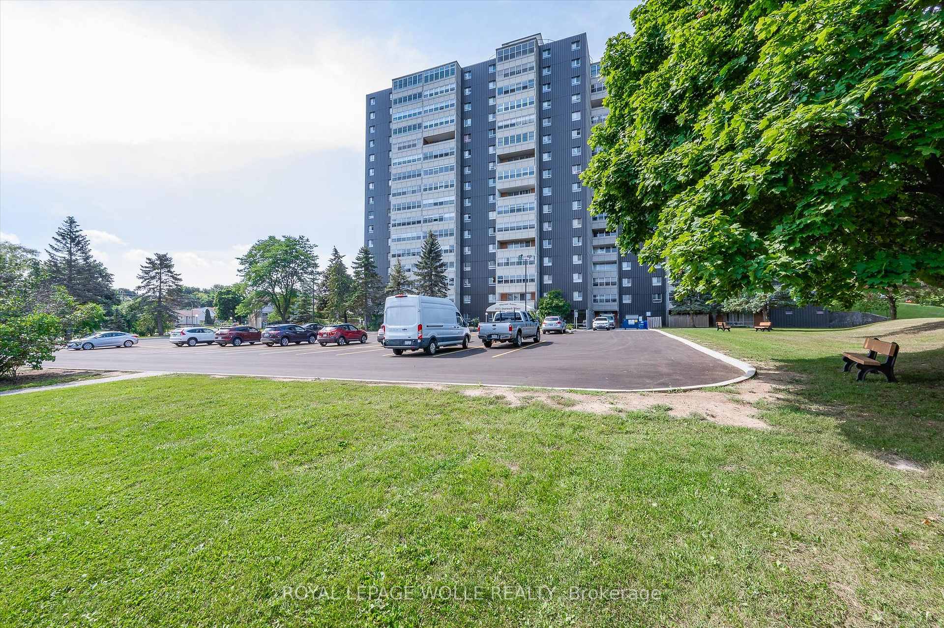 225 Harvard Place 1510, Waterloo — photo 4 of 5