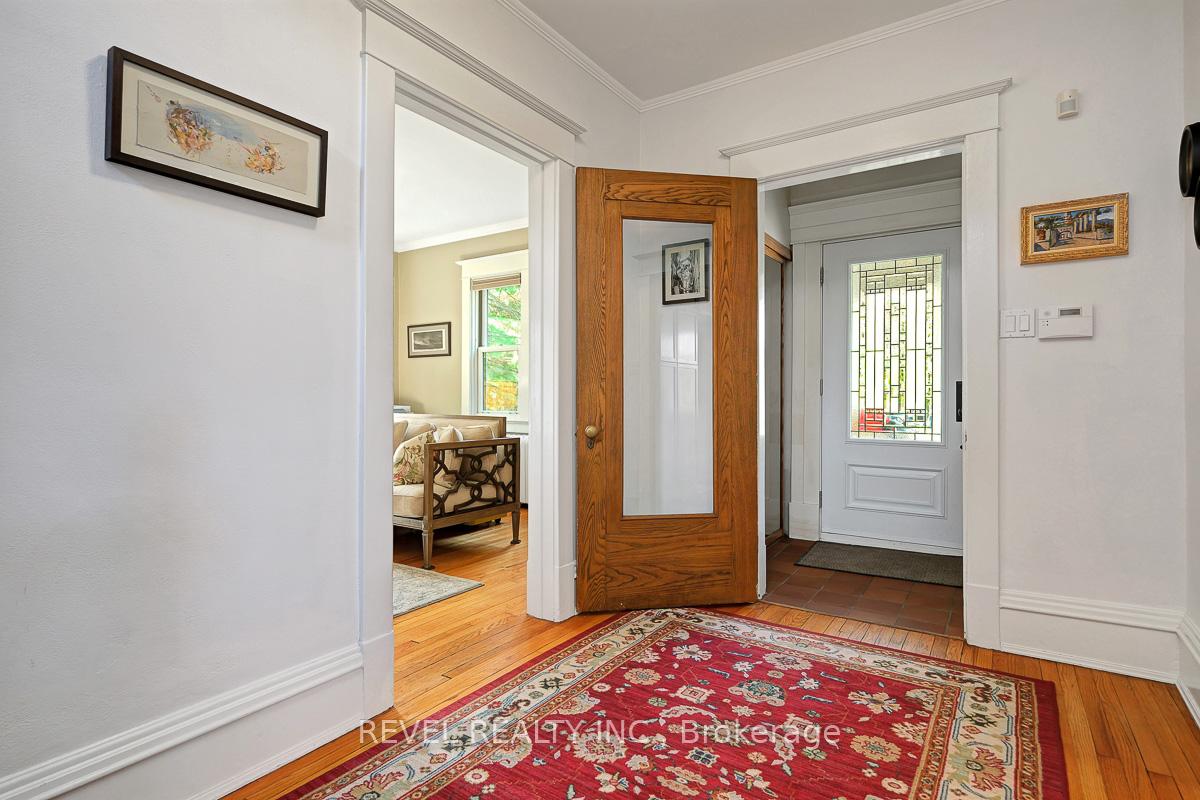 320 CLEMOW Avenue, Glebe - Ottawa East and Area — photo 3 of 5