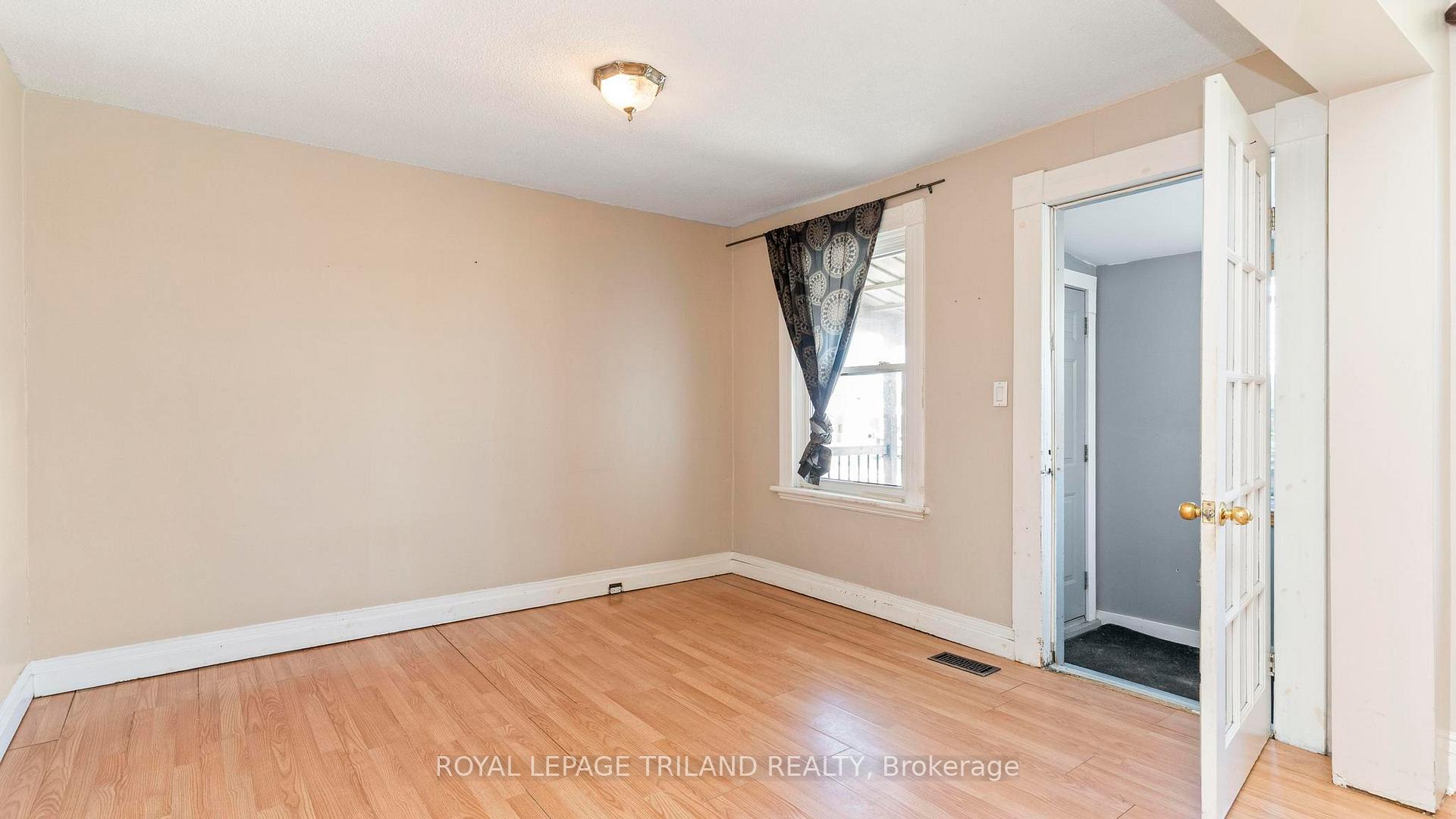 1291 Trafalgar Road, London East — photo 3 of 5