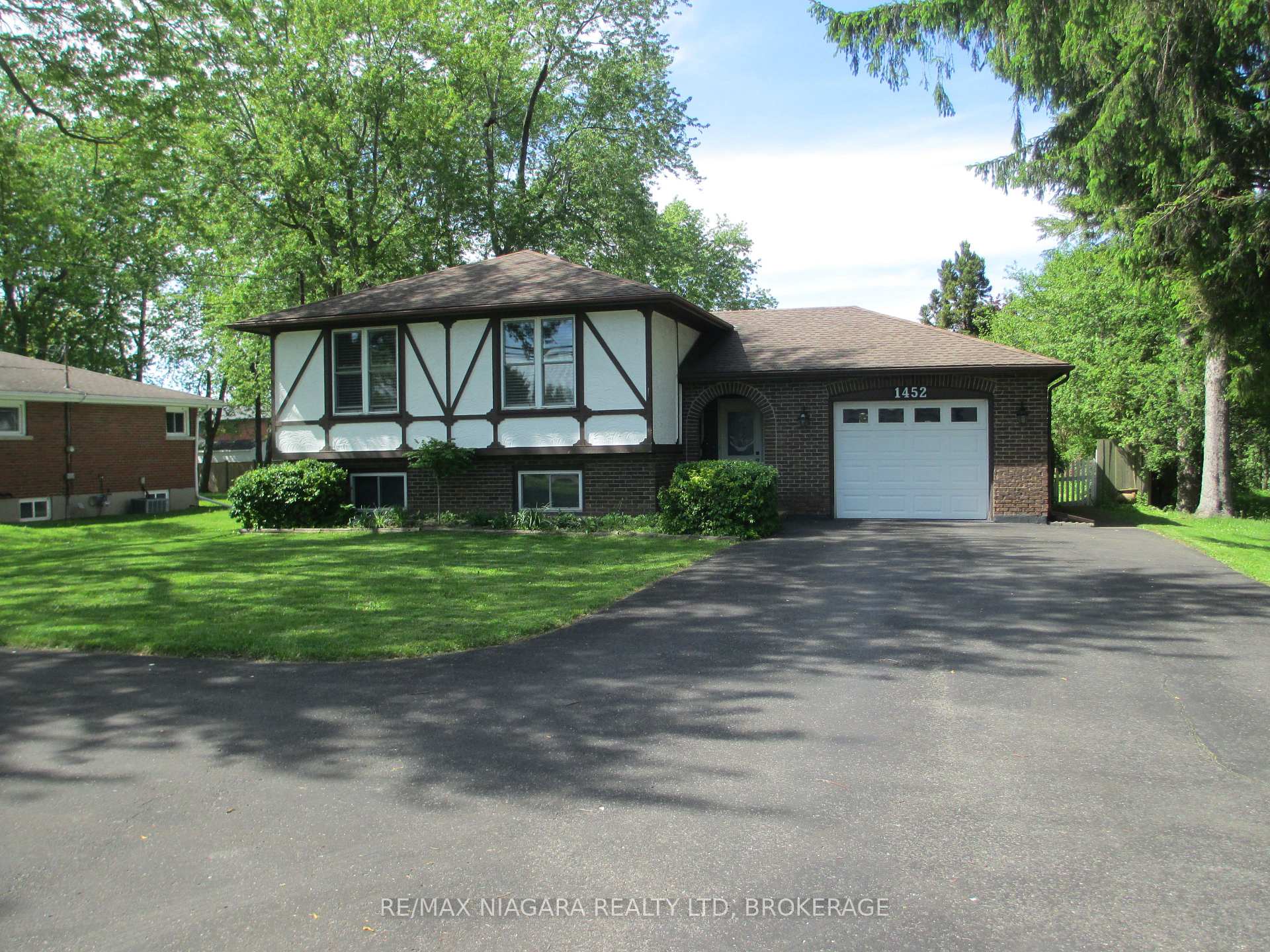1452 Garrison Road, Fort Erie, ON L2A 1P6 — Fort Erie, Ontario