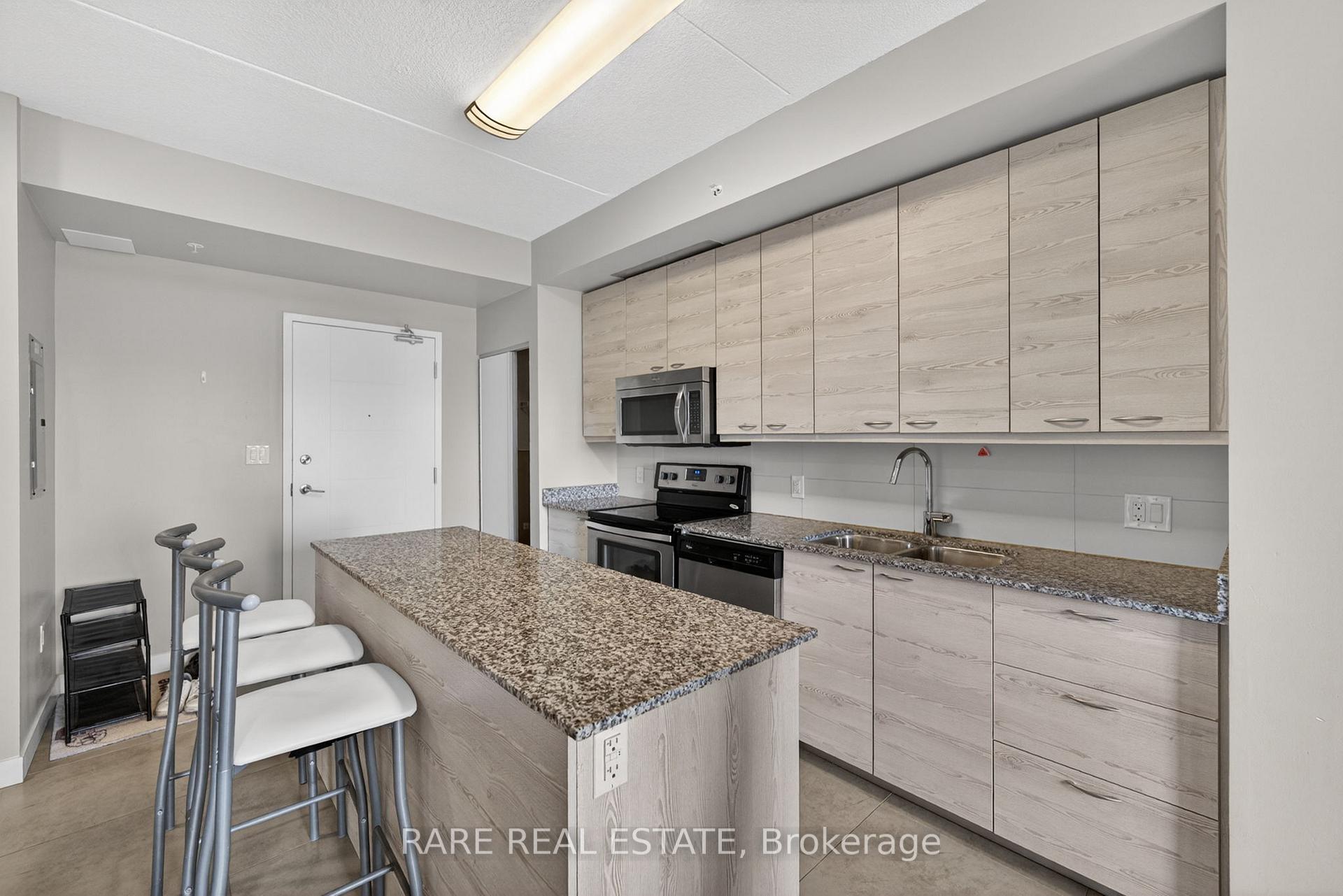 280 Lester Street, Waterloo — photo 4 of 5