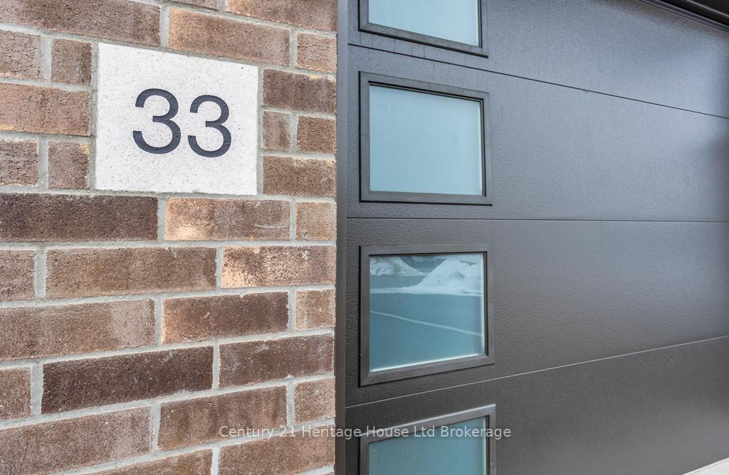 33 Martin Street, Tillsonburg — photo 4 of 5