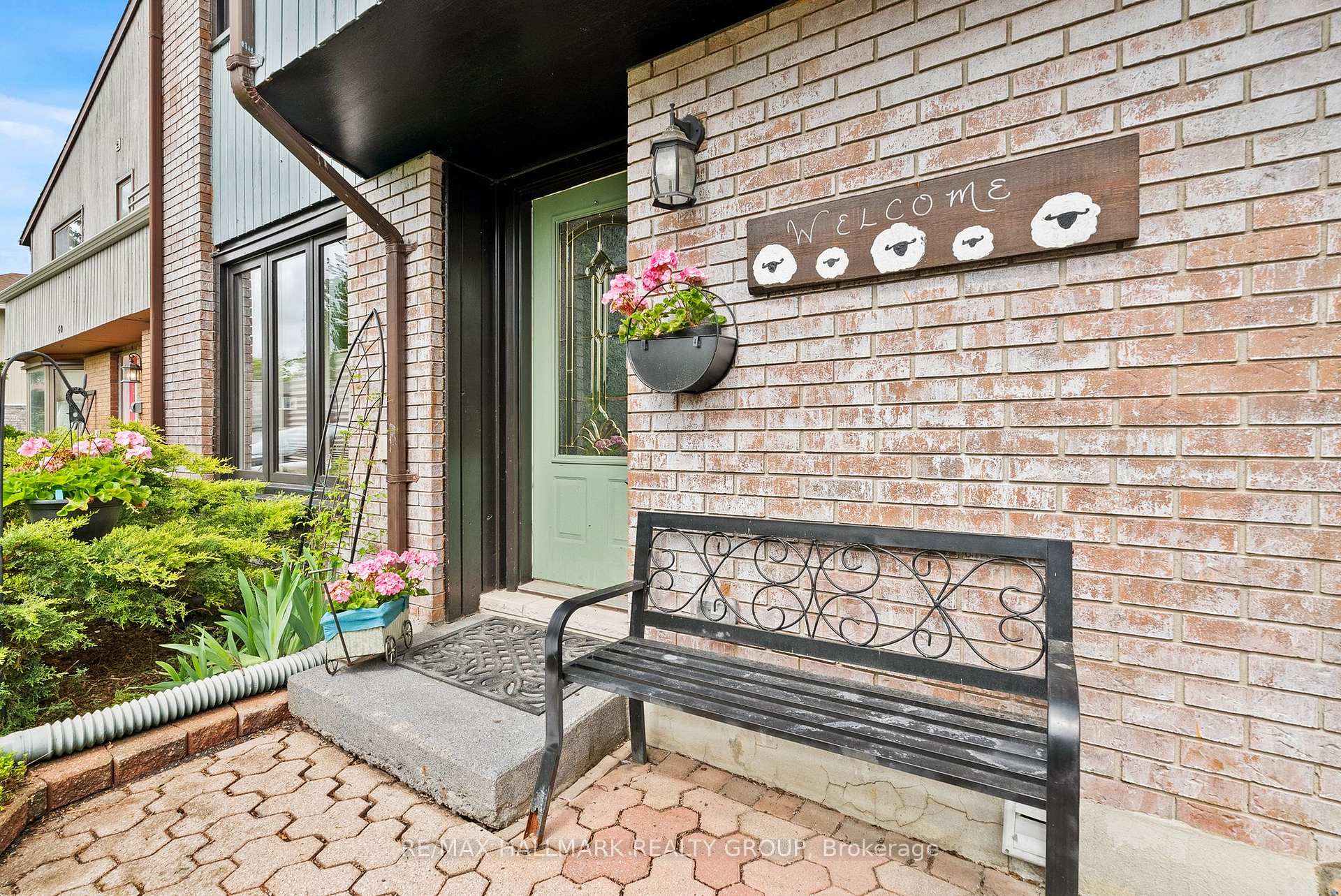 48 Sample Road, Hunt Club - Windsor Park Village and Area — photo 2 of 5