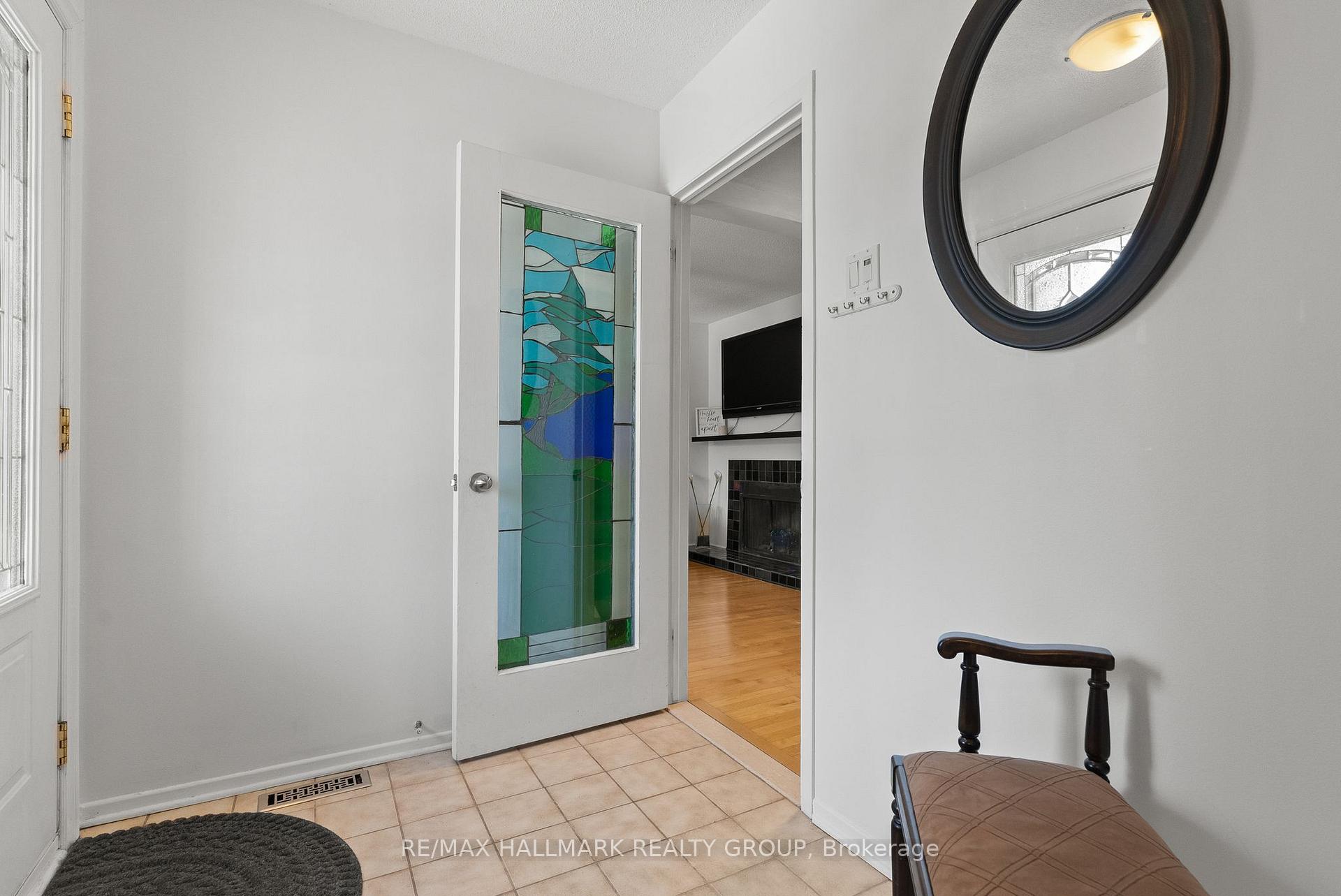 48 Sample Road, Hunt Club - Windsor Park Village and Area — photo 4 of 5