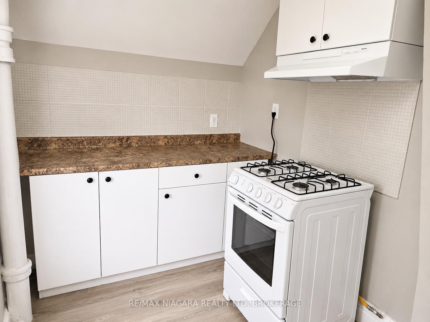 23 Avenue Place 3, Welland — photo 5 of 5