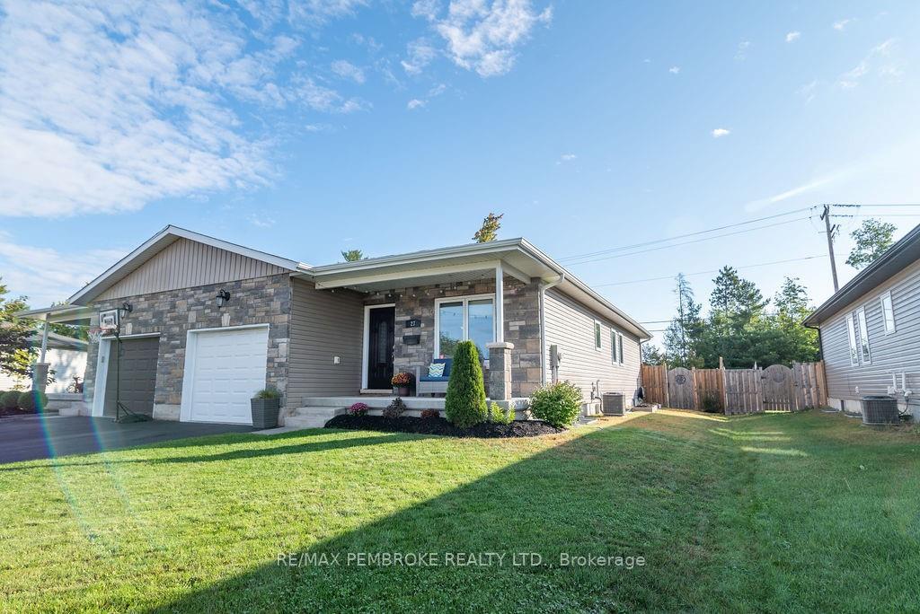 27 NOBLE Crescent, Petawawa — photo 4 of 5