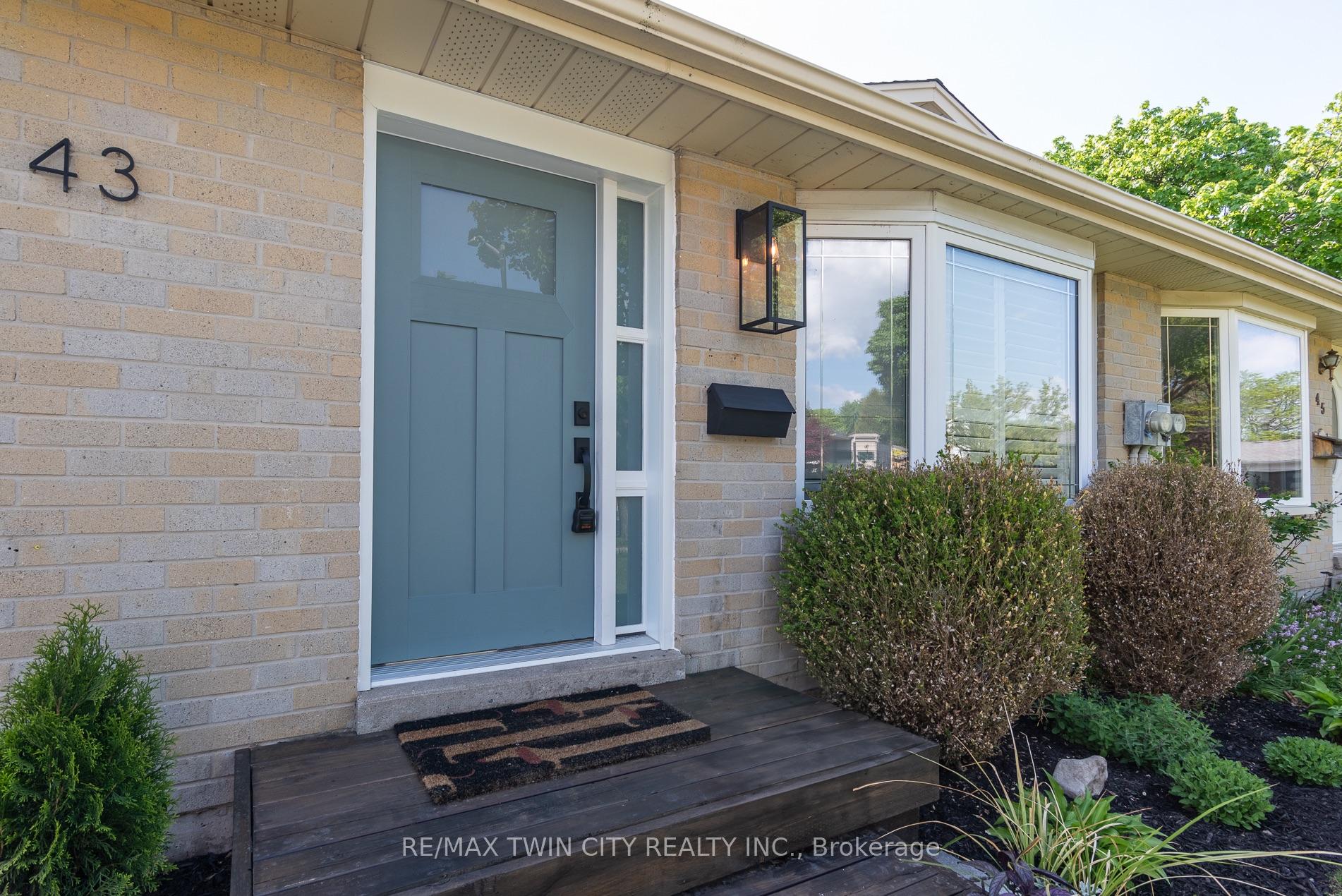 43 Inverness Street, Brantford — photo 4 of 5