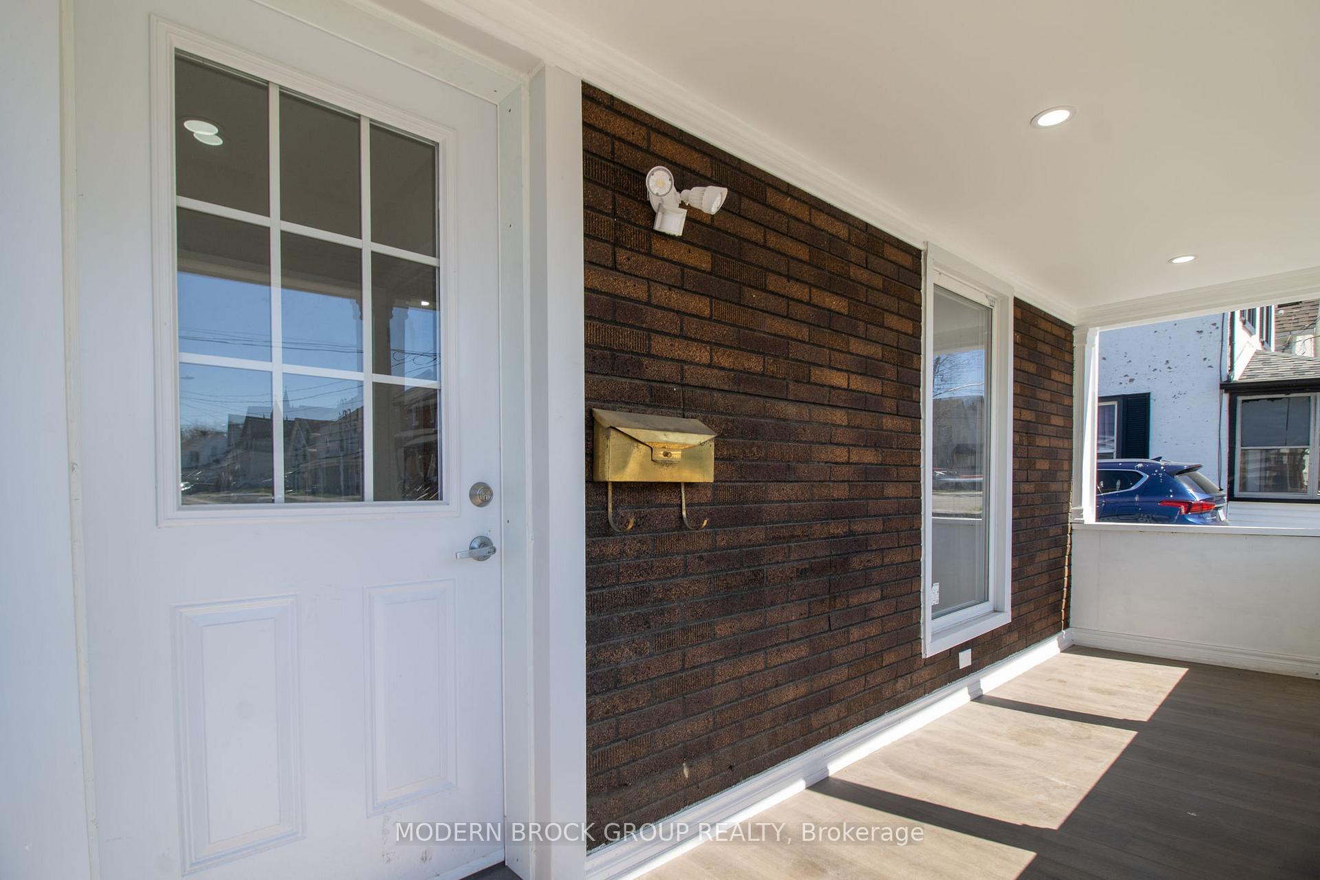 110 Brock Street, Brockville — photo 3 of 5