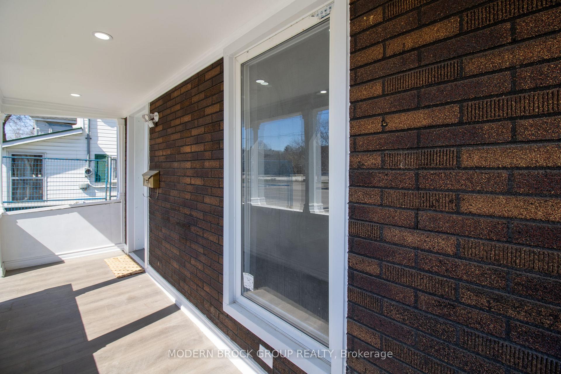 110 Brock Street, Brockville — photo 4 of 5