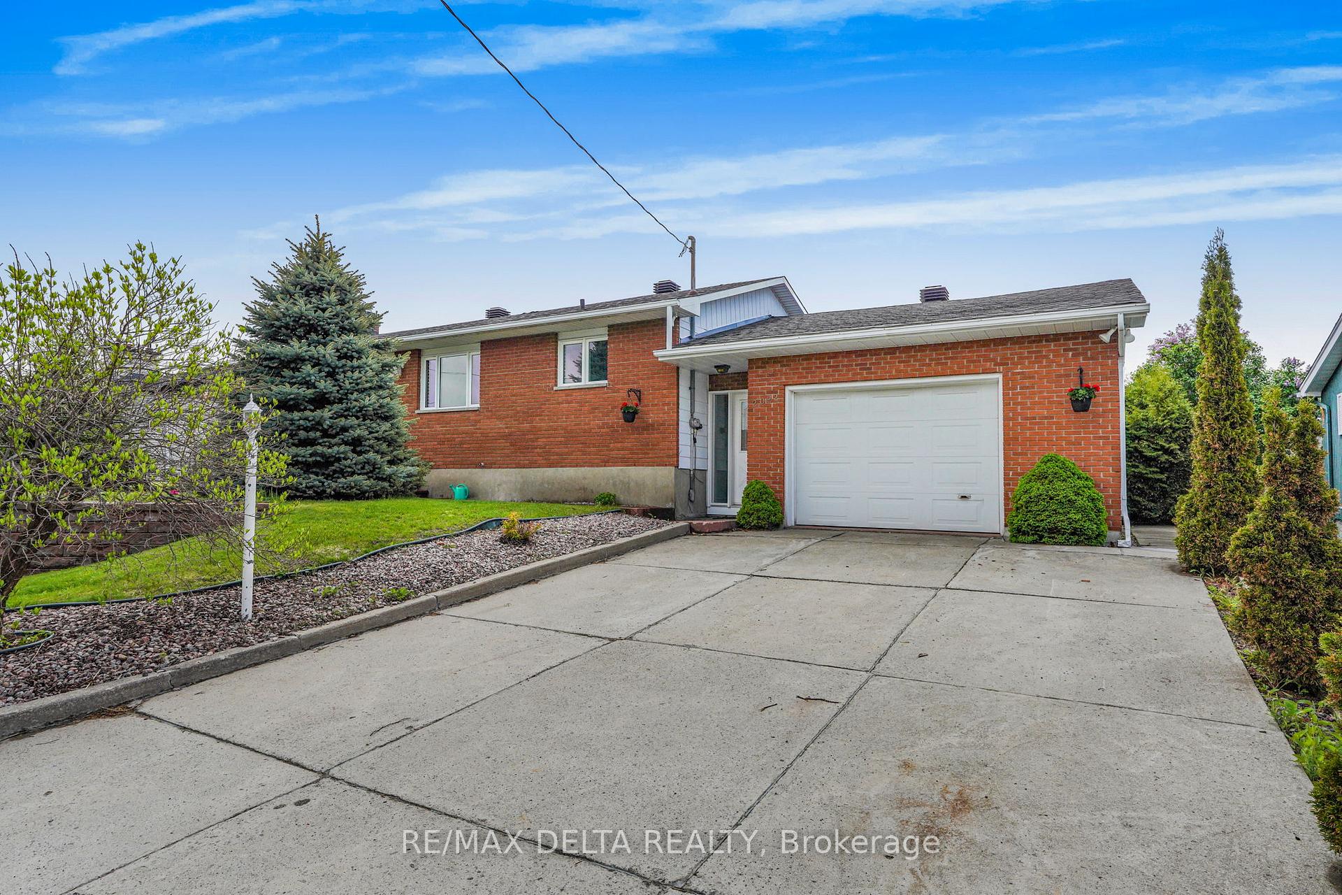 2022 Patricia Street, Clarence-Rockland — photo 2 of 5