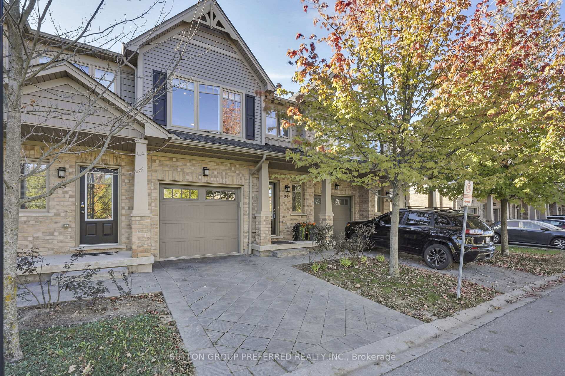 1924 Cedarhollow Boulevard 23, London North — photo 2 of 5