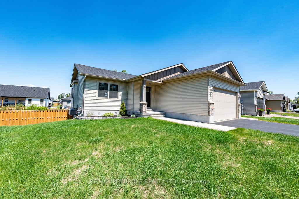 46 Dustin Drive, Petawawa, ON K8H 0G2 — Petawawa, Ontario