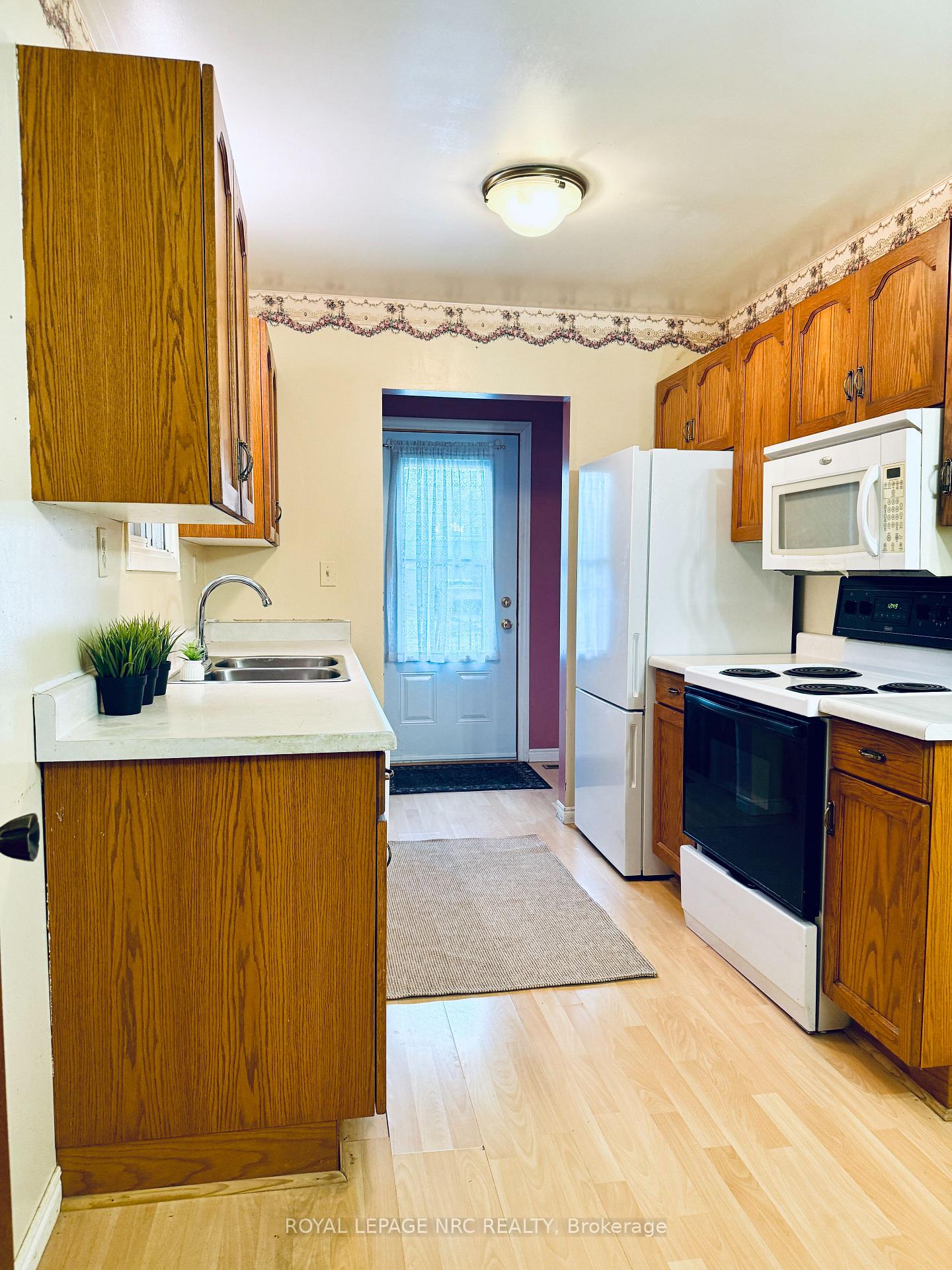 114 W Brown St West Street W, Norfolk — photo 3 of 5