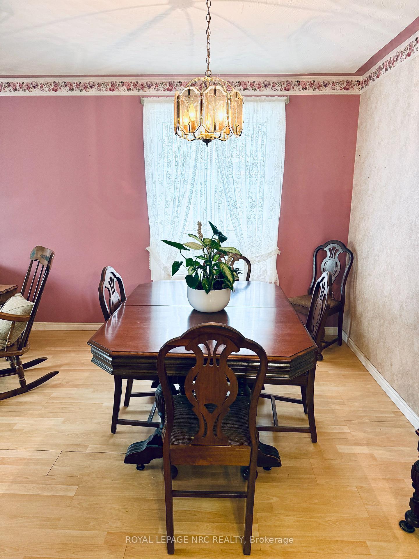 114 W Brown St West Street W, Norfolk — photo 4 of 5