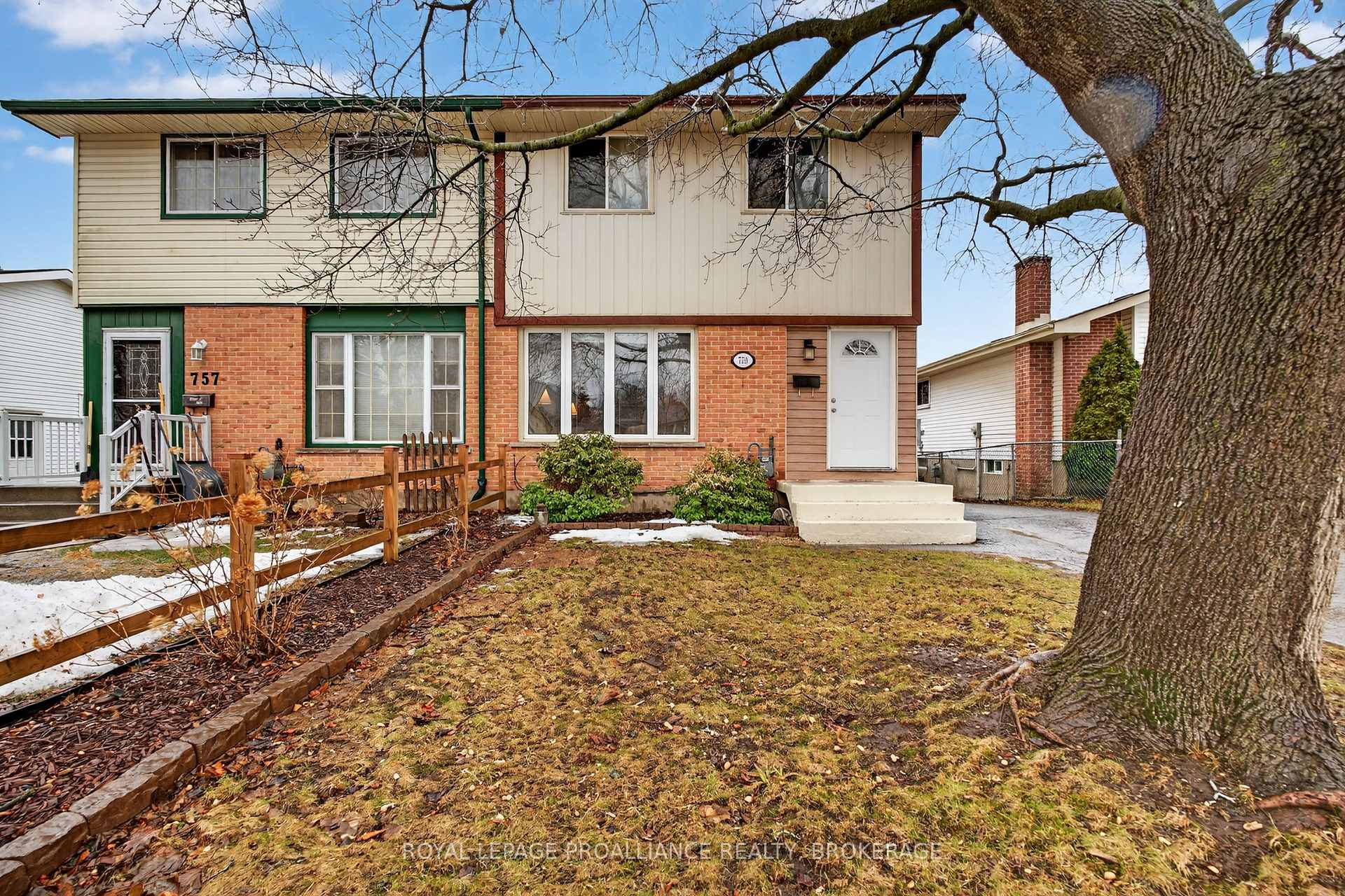759 Somerset Crescent, Kingston — photo 3 of 5
