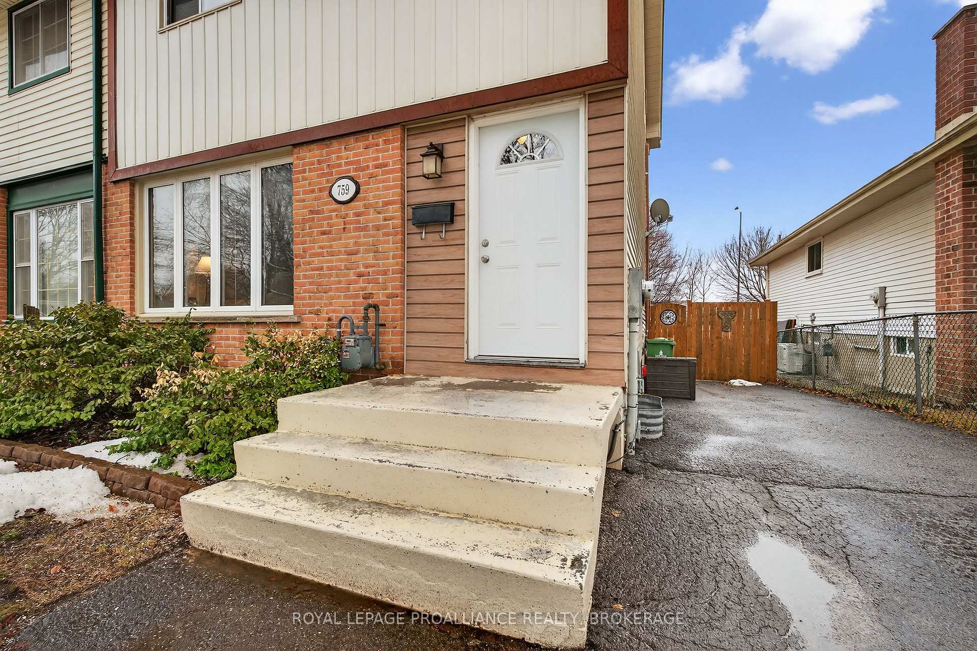 759 Somerset Crescent, Kingston — photo 4 of 5