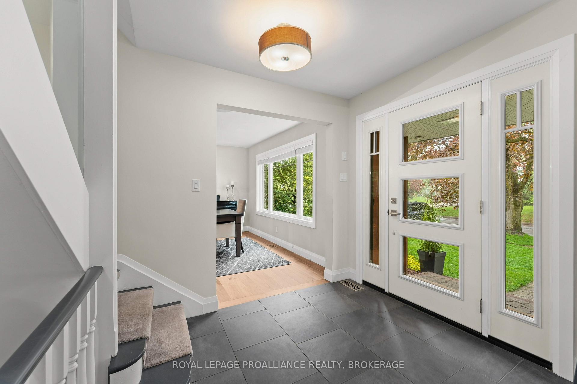 29 Hillcroft Drive, Kingston — photo 4 of 5