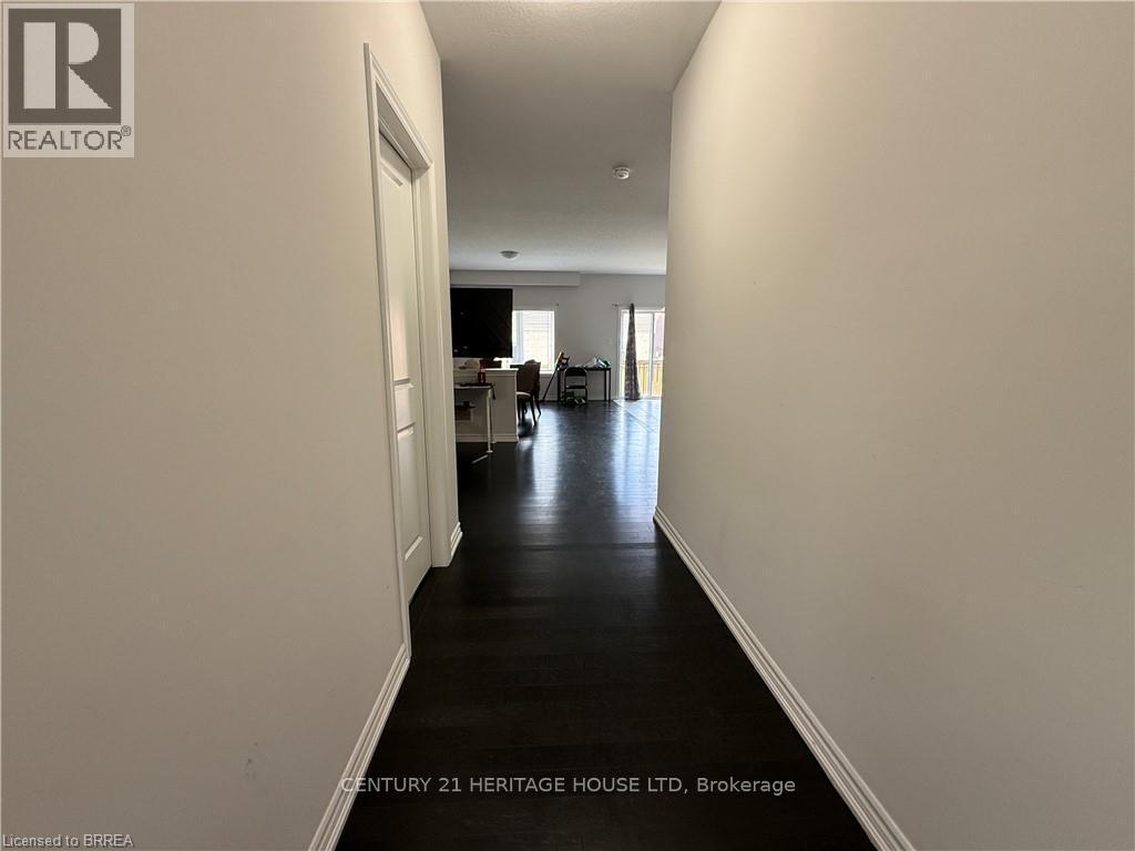 164 Bilanski Farm Road E, Brantford — photo 4 of 5