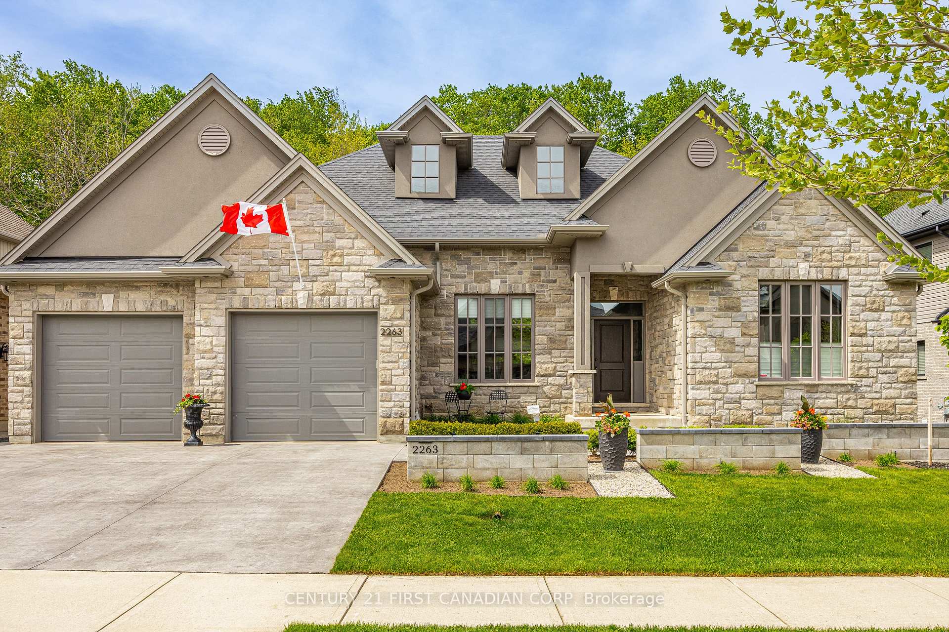 2263 Dauncey Crescent, London North, ON N5X 3Z1 — London North, Ontario