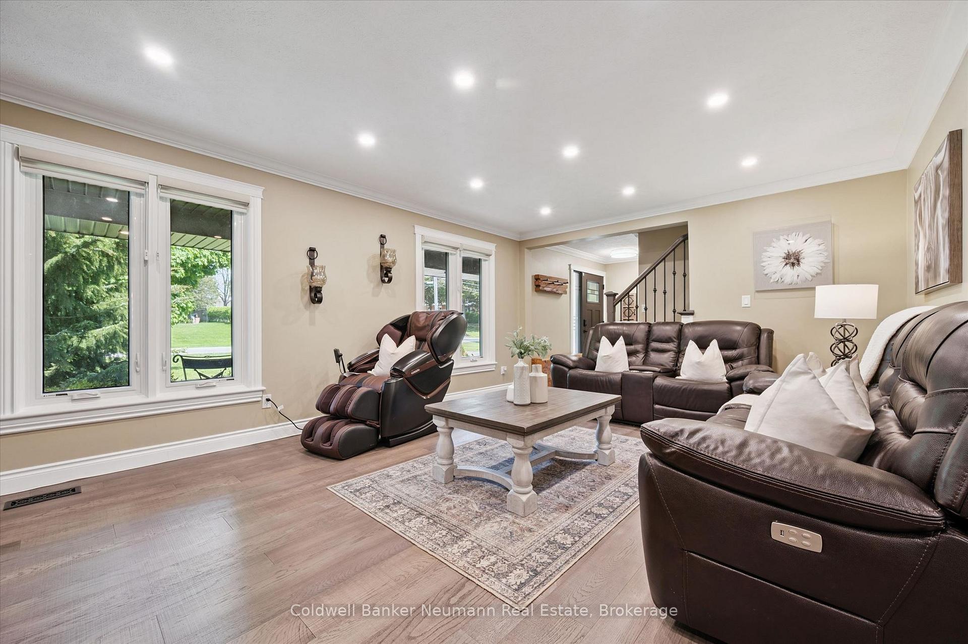 1564 Mannheim Road, Wilmot — photo 4 of 5
