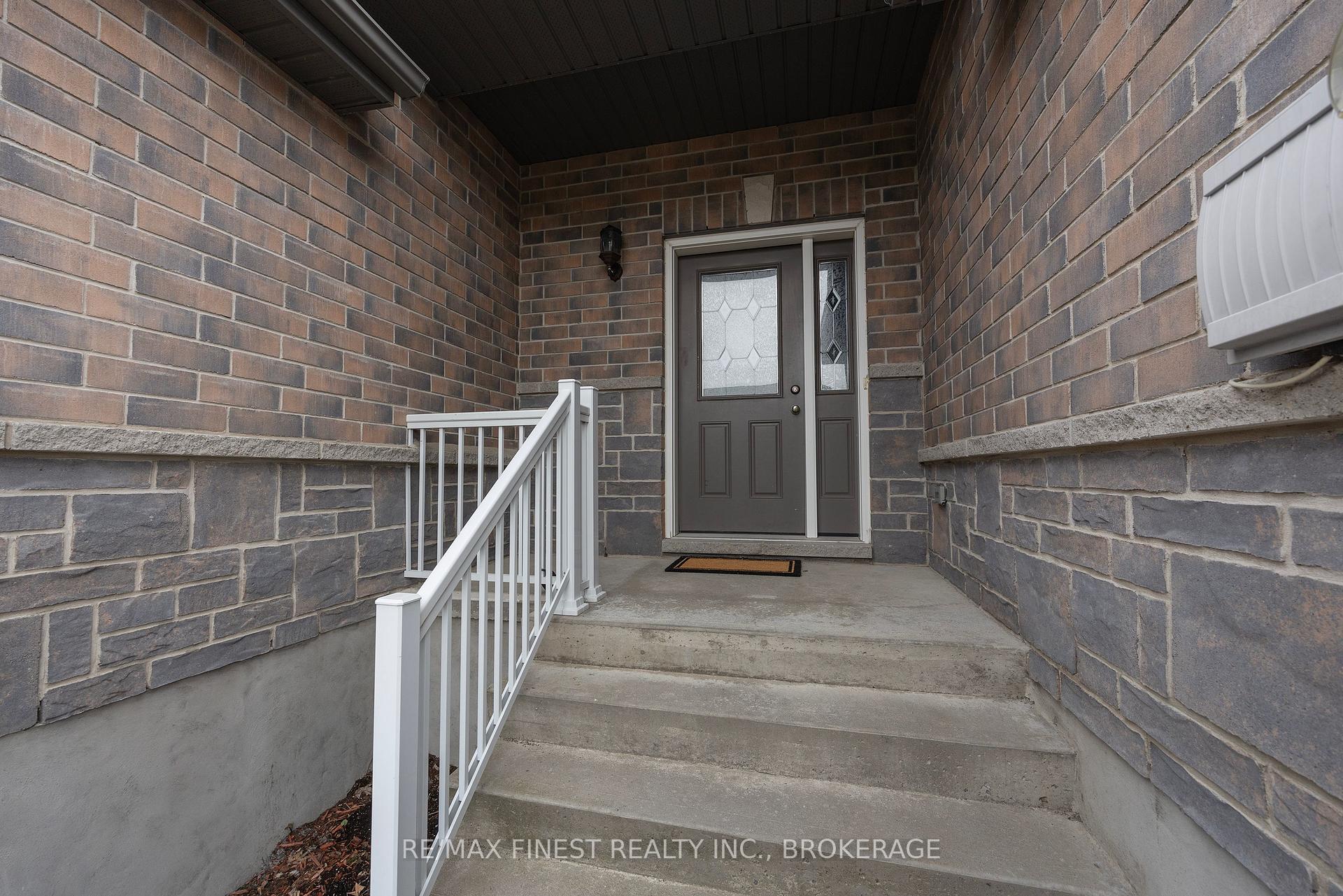 921 Blossom Street, Kingston — photo 2 of 5