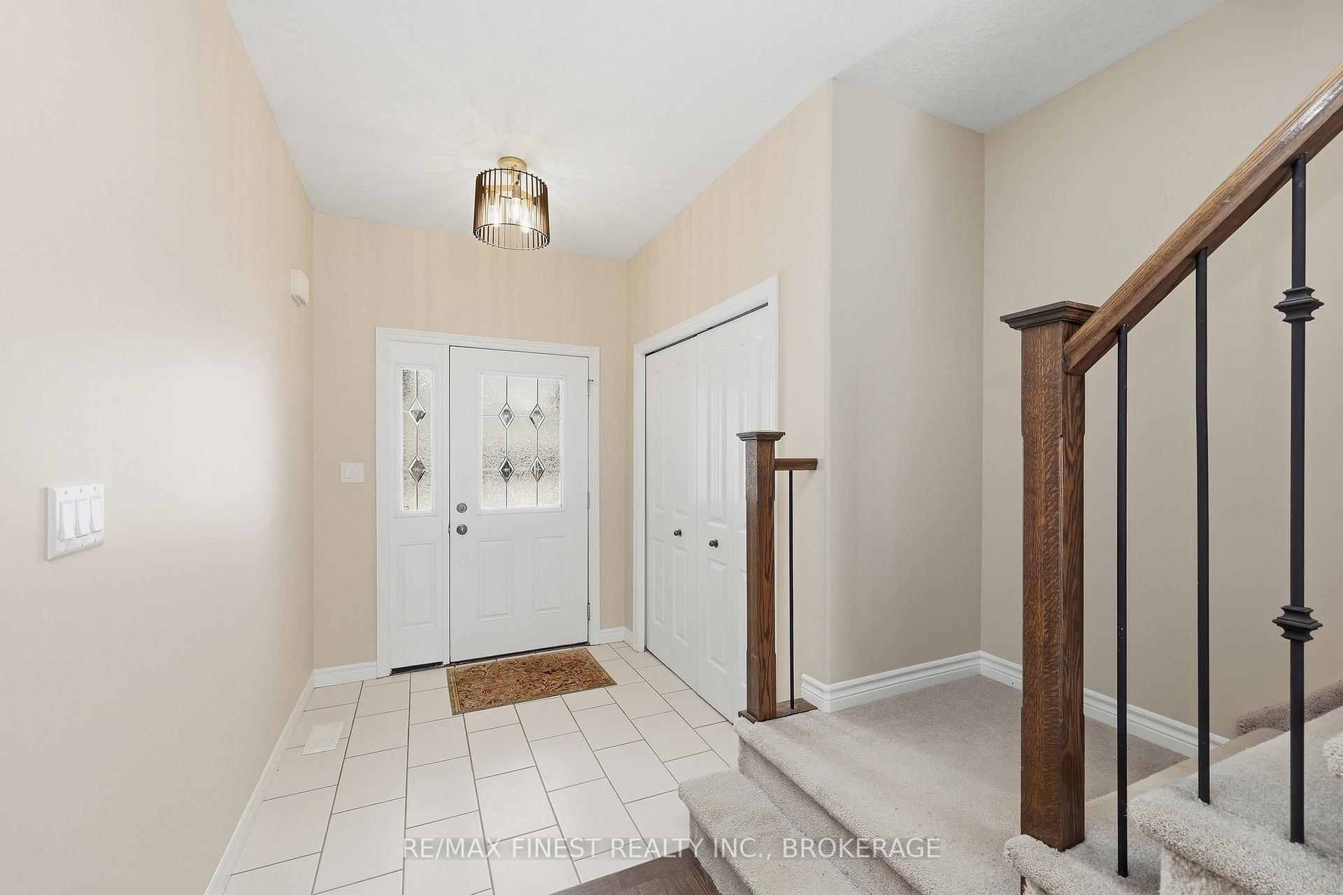 921 Blossom Street, Kingston — photo 3 of 5