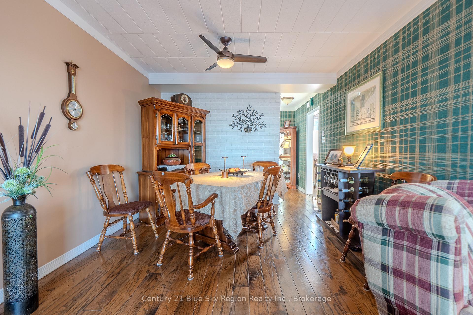 1205 Premier Road 8, North Bay — photo 3 of 5