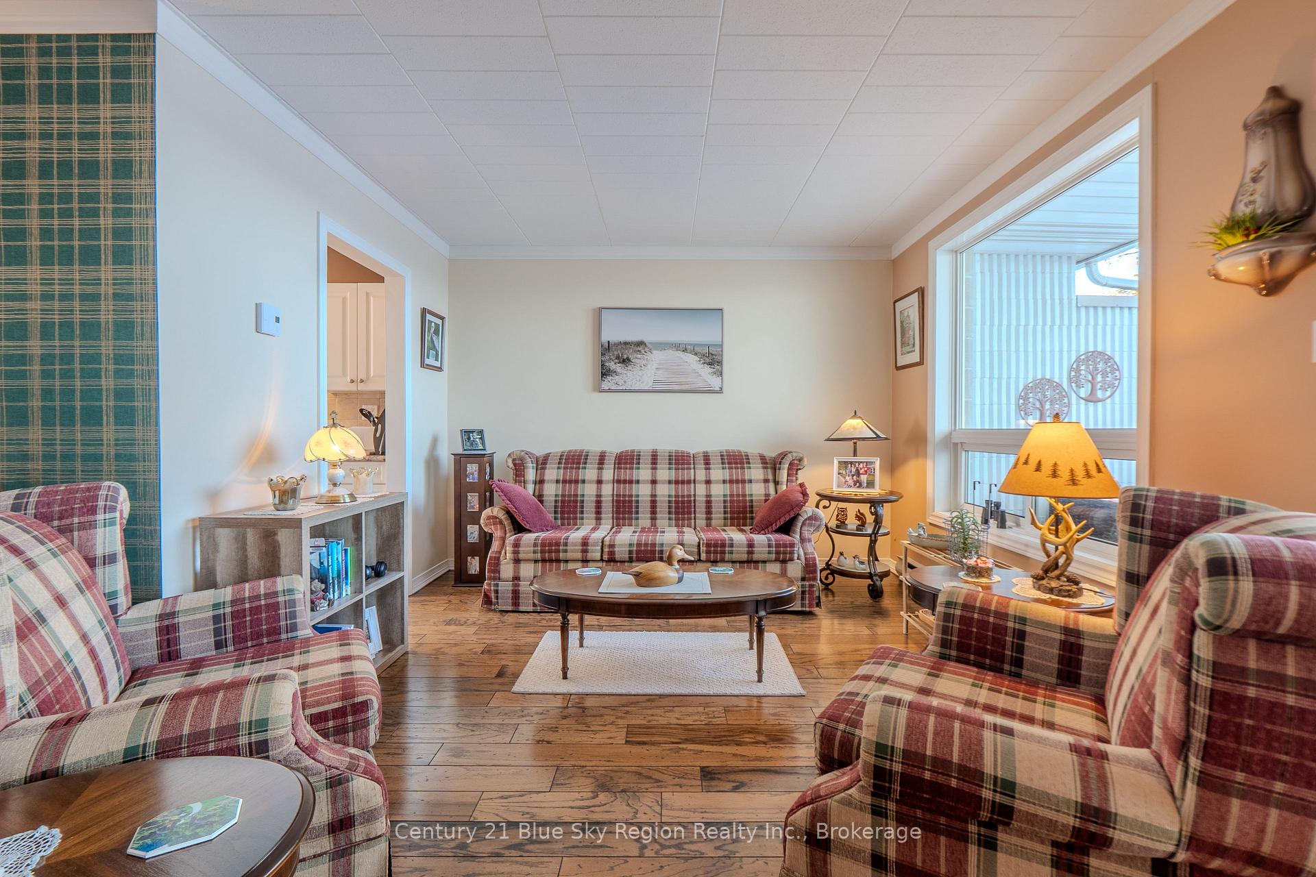 1205 Premier Road 8, North Bay — photo 5 of 5