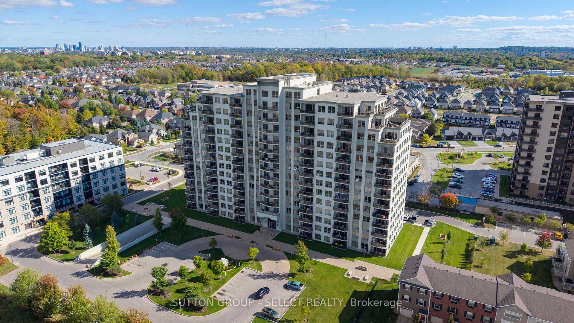 1030 Coronation Drive 812, London North — photo 2 of 5