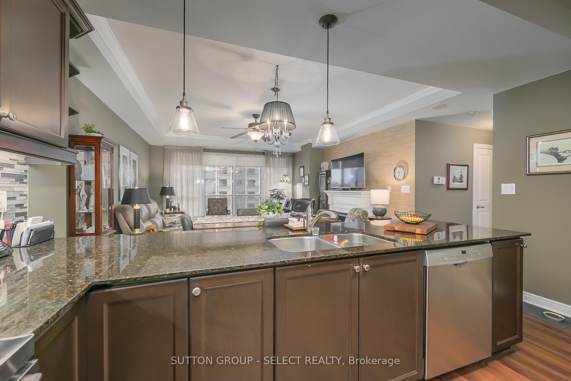 1030 Coronation Drive 812, London North — photo 5 of 5