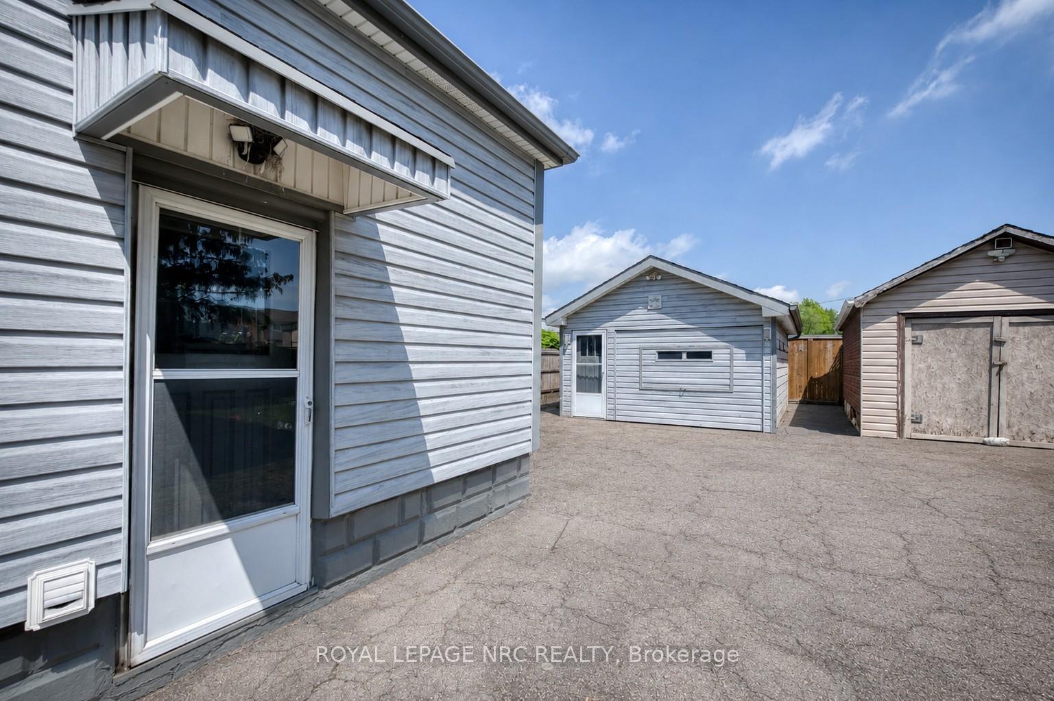 498 Scholfield Avenue N, Welland — photo 3 of 5