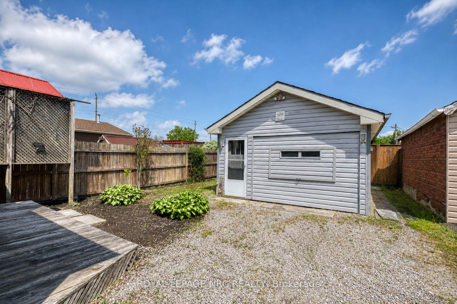 498 Scholfield Avenue N, Welland — photo 4 of 5