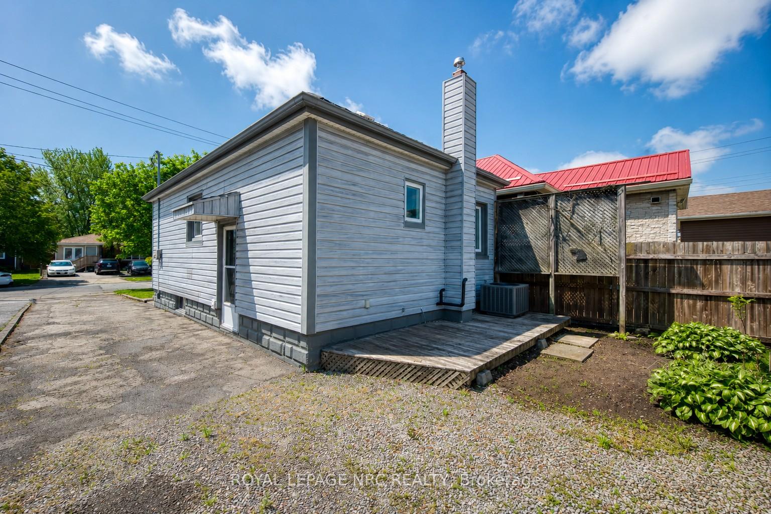 498 Scholfield Avenue N, Welland — photo 5 of 5